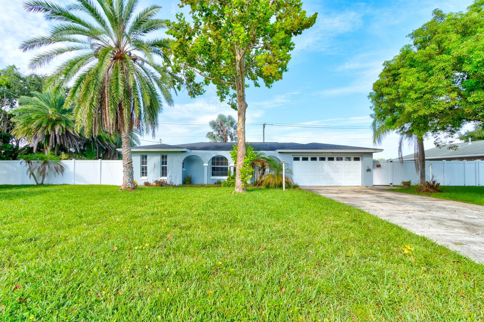 1026 LAKE AVE