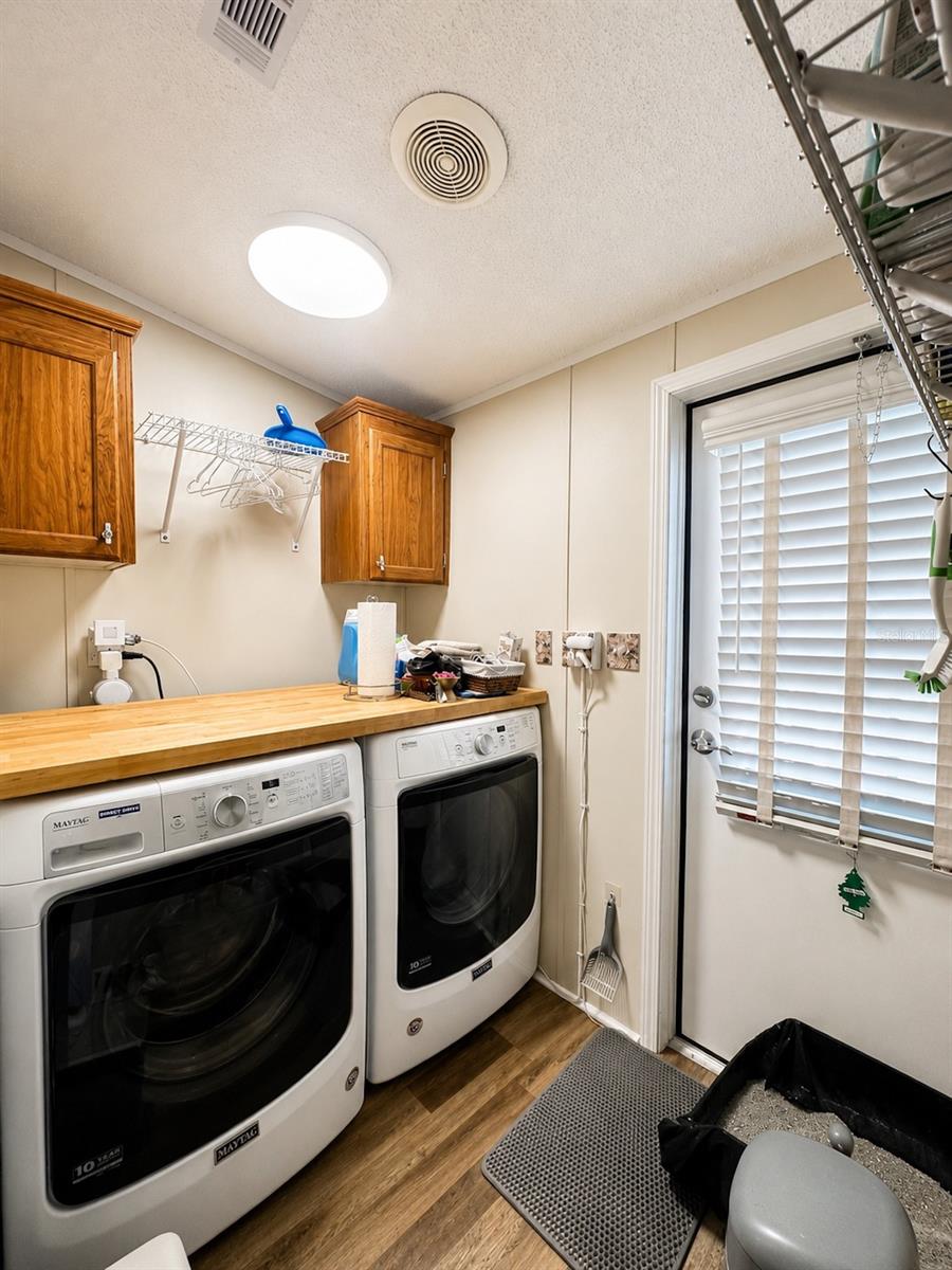 2201 S Ridgewood Ave #28 Property Photo 6