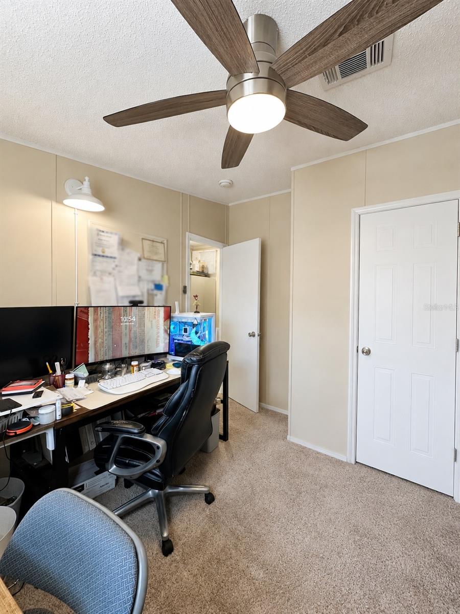 2201 S Ridgewood Ave #28 Property Photo 14