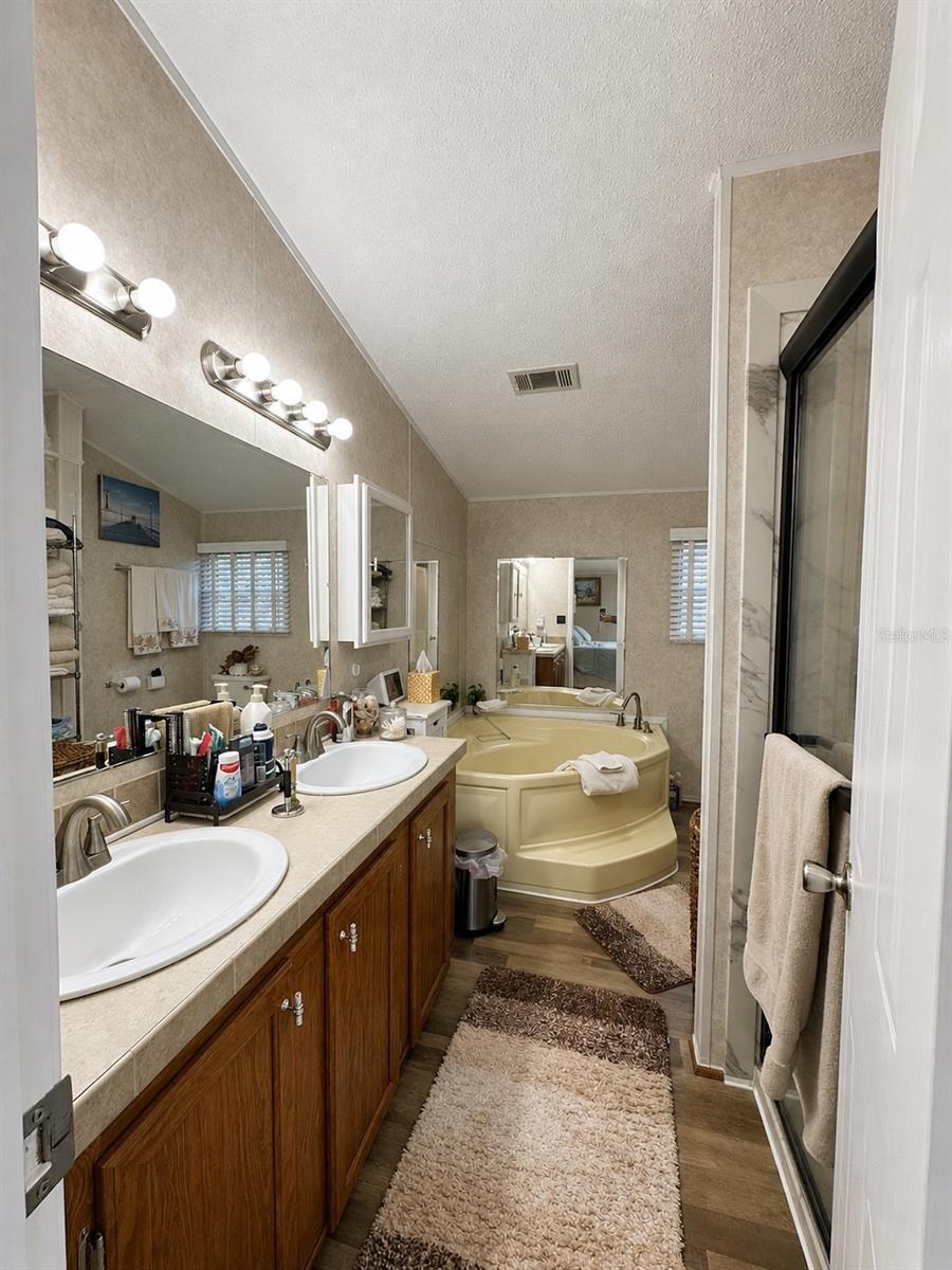 2201 S Ridgewood Ave #28 Property Photo 15
