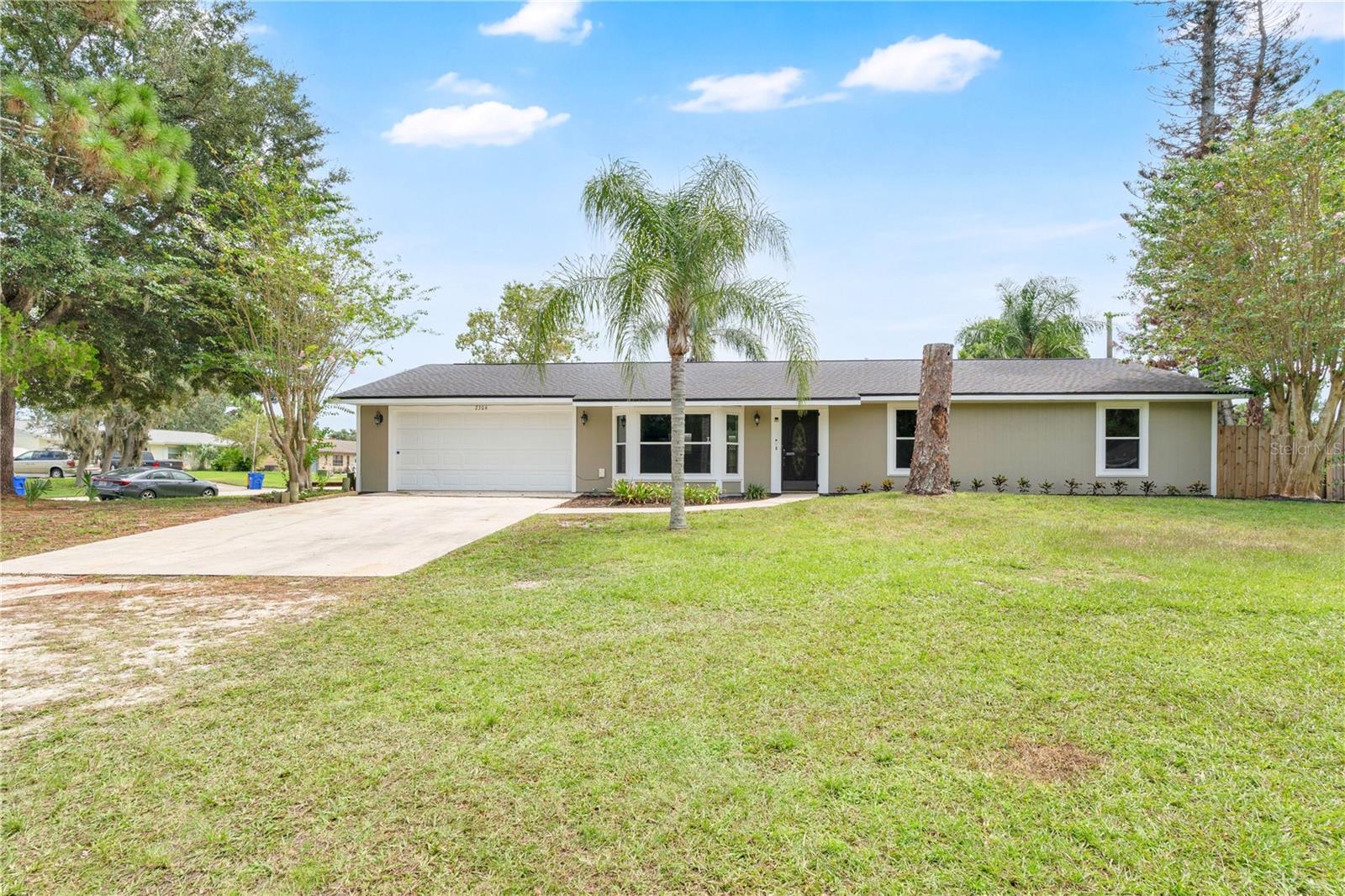 2304 Travelers Palm Dr Property Photo 3