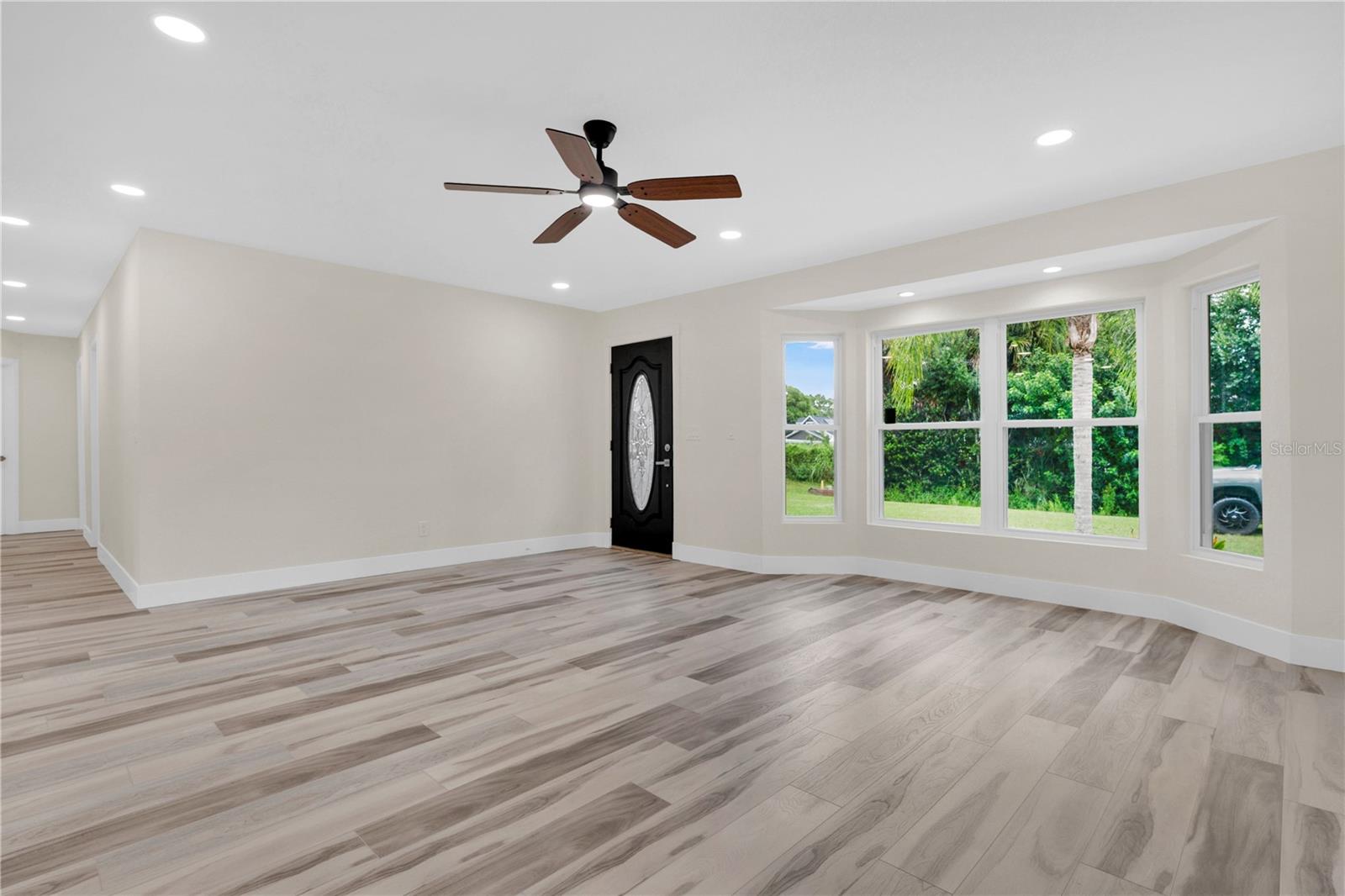 2304 Travelers Palm Dr Property Photo 5