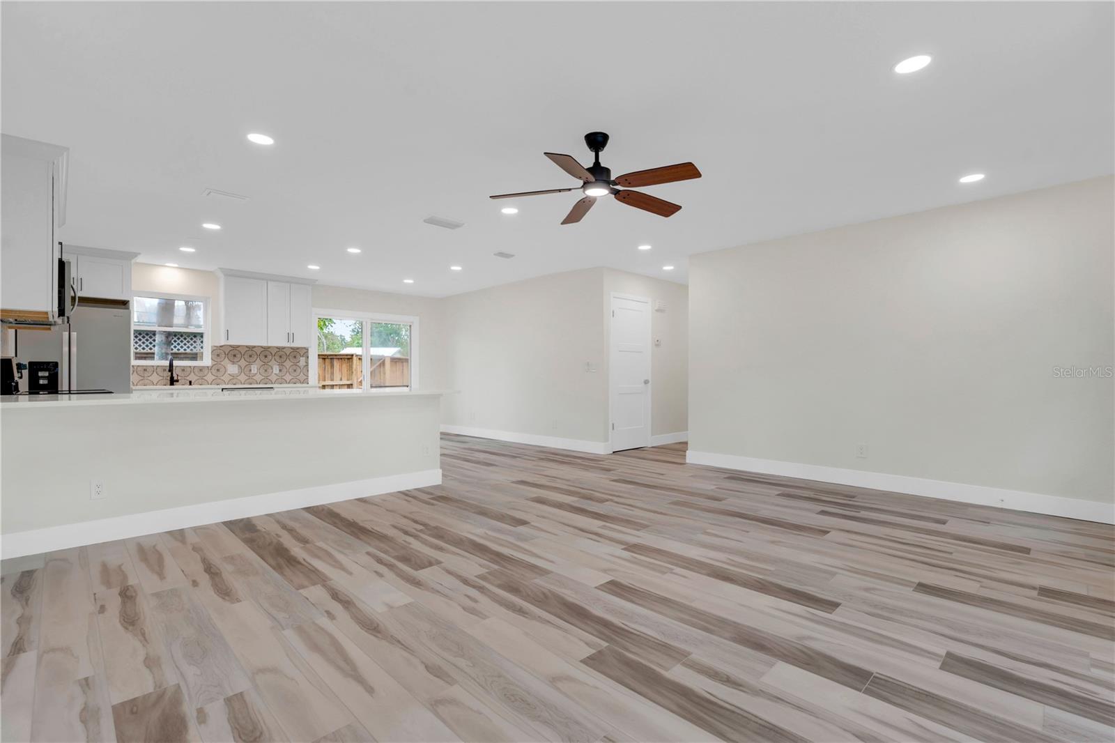 2304 Travelers Palm Dr Property Photo 6
