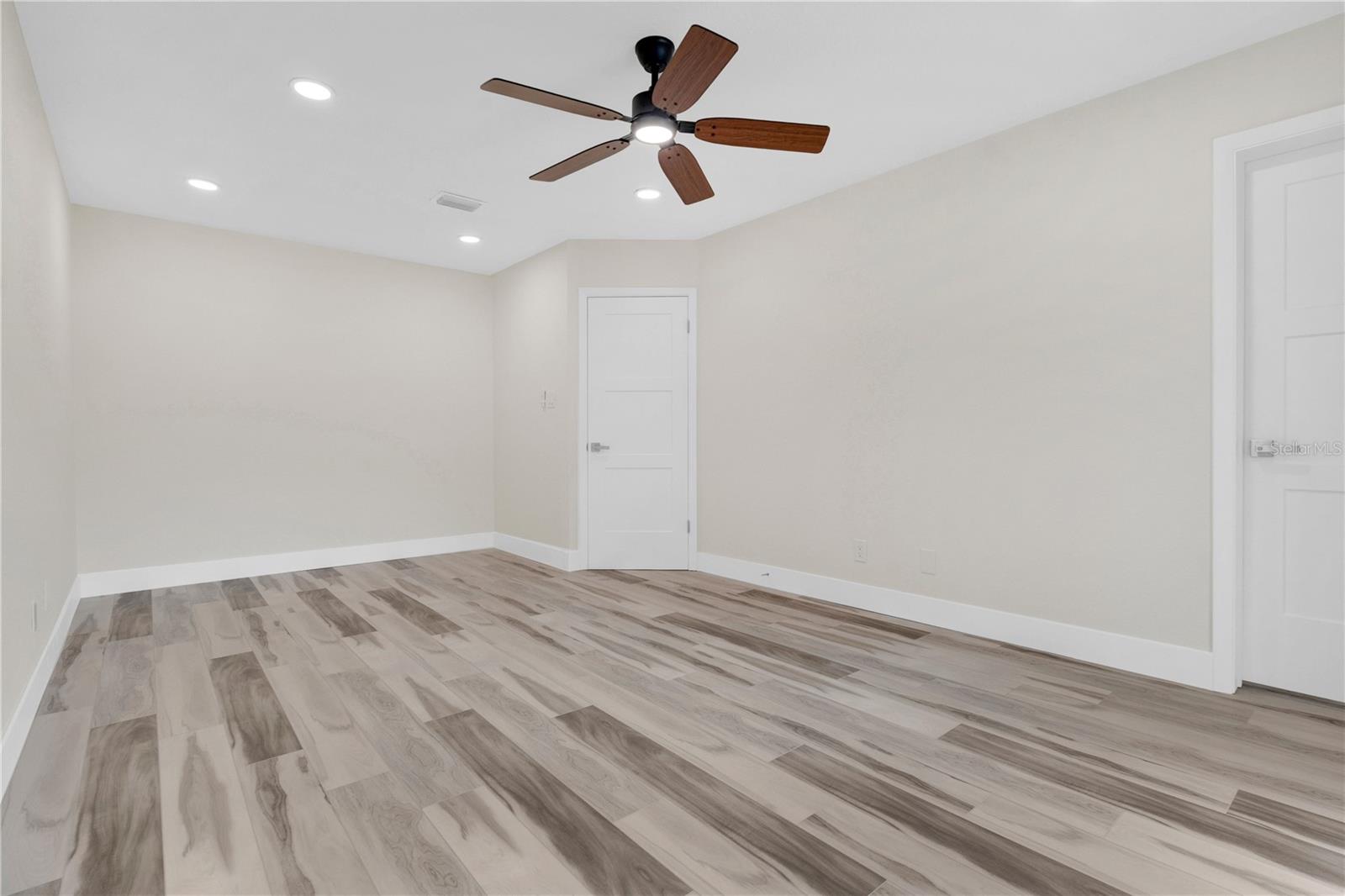 2304 Travelers Palm Dr Property Photo 14