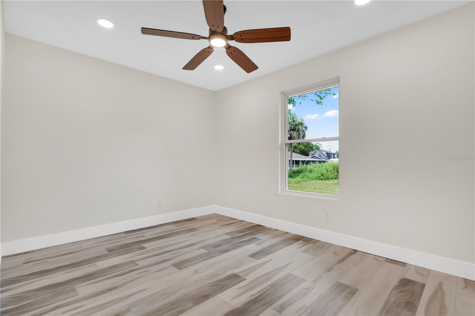 2304 Travelers Palm Dr Property Photo 18