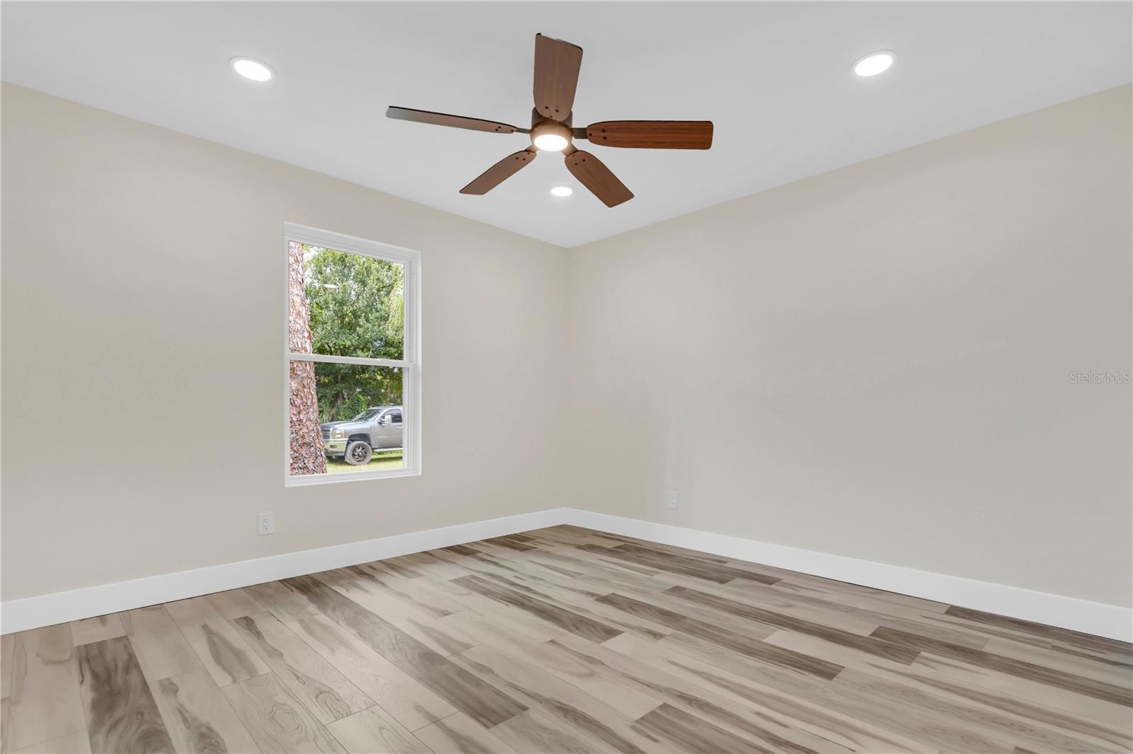 2304 Travelers Palm Dr Property Photo 20