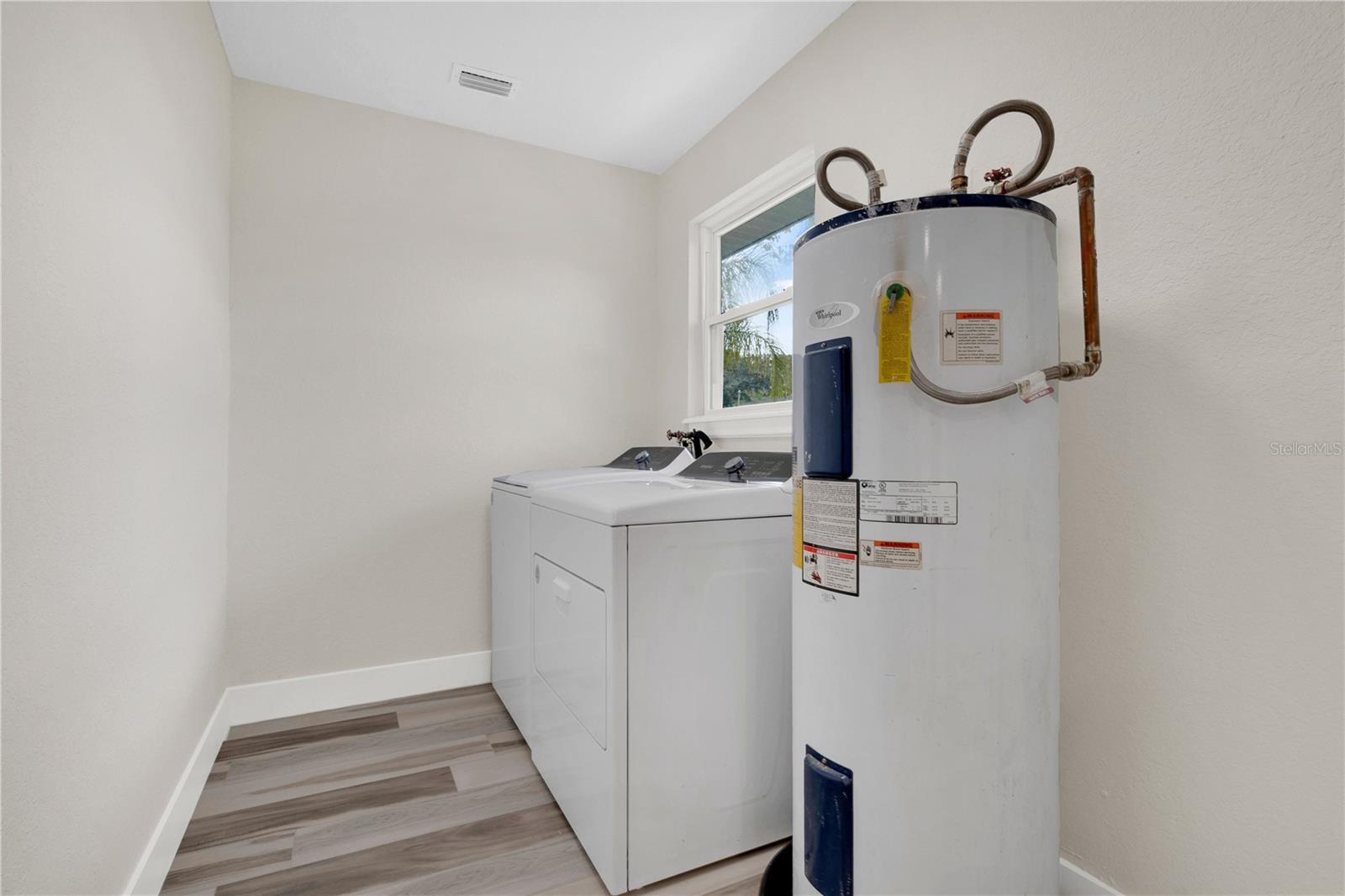 2304 Travelers Palm Dr Property Photo 23