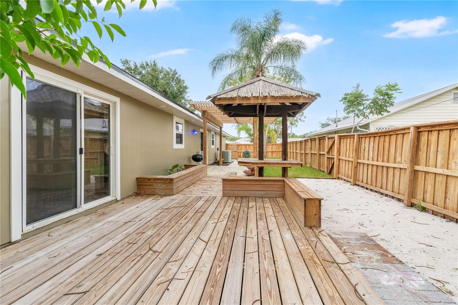 2304 Travelers Palm Dr Property Photo 28