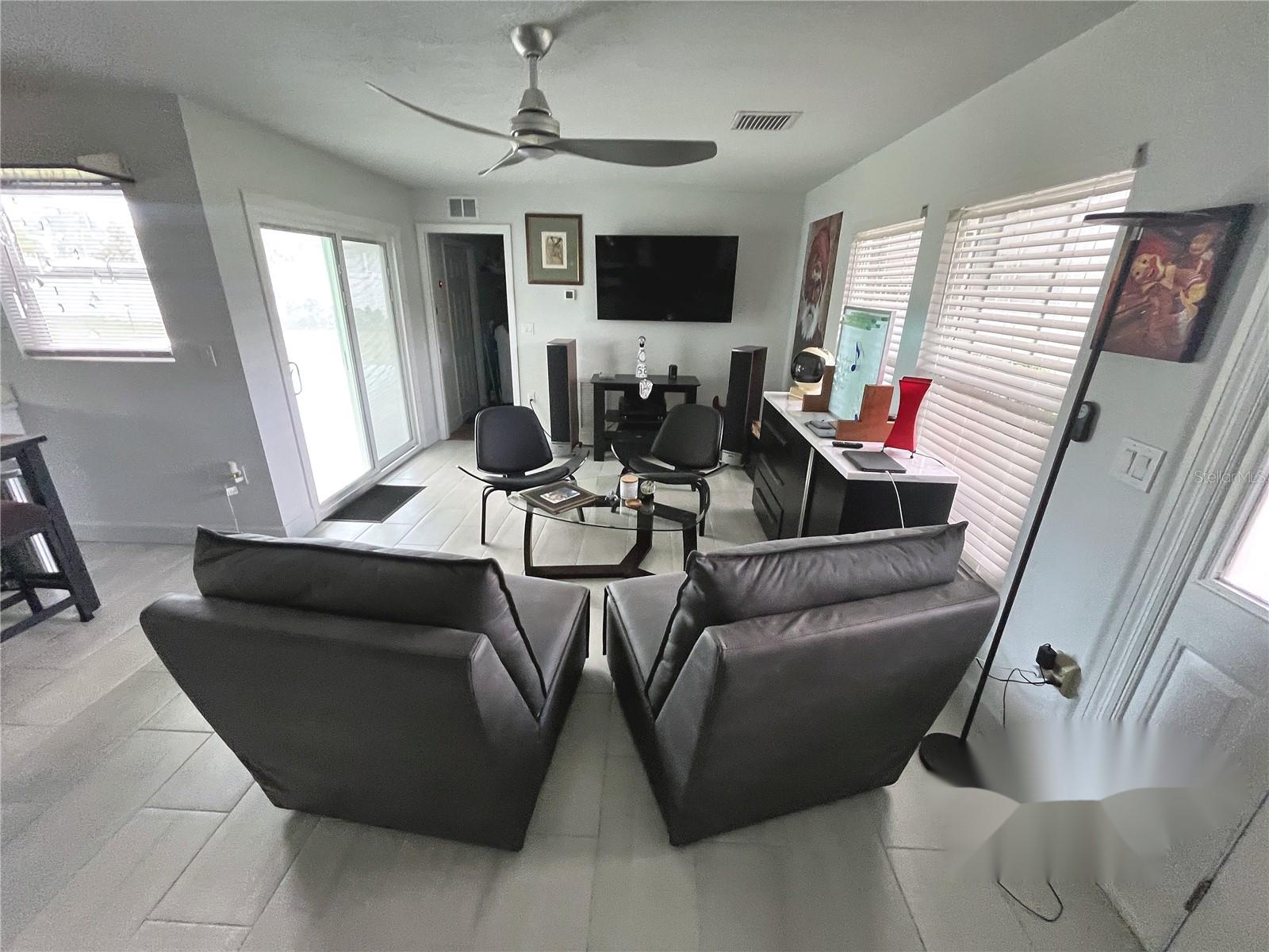 101 Sea St Property Photo 7