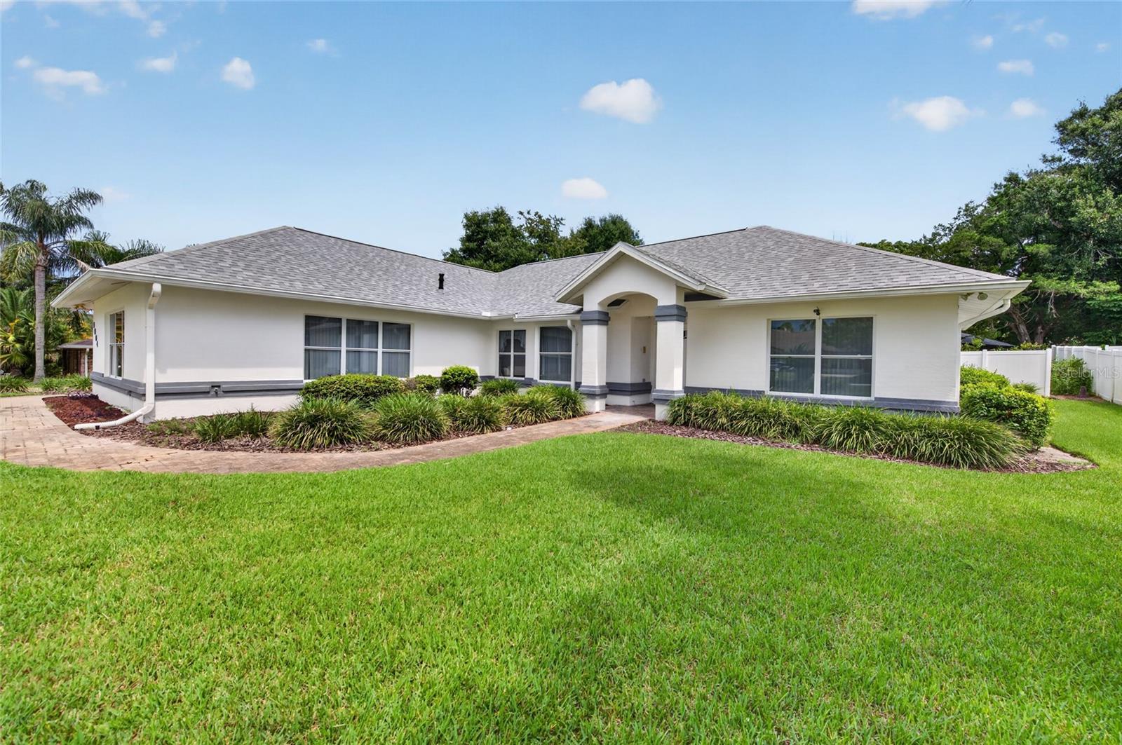 1004 STAGGERBUSH PL