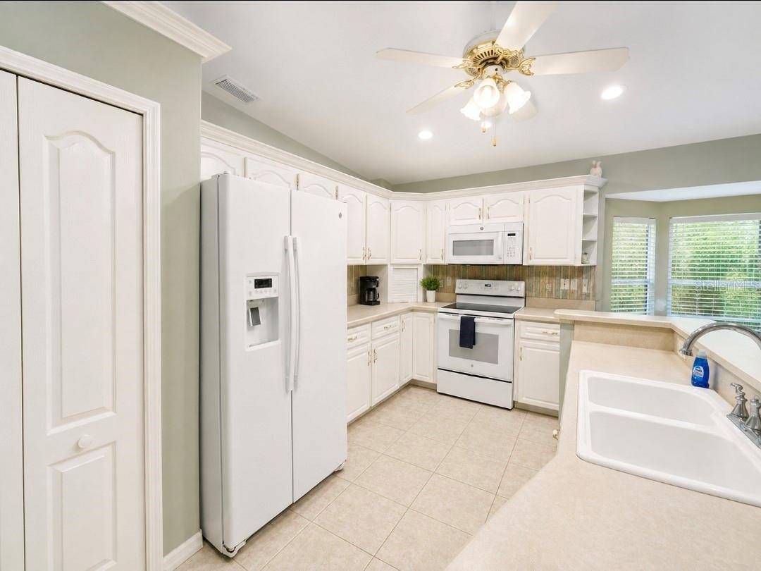 1308 S Riverside Dr Property Photo 18