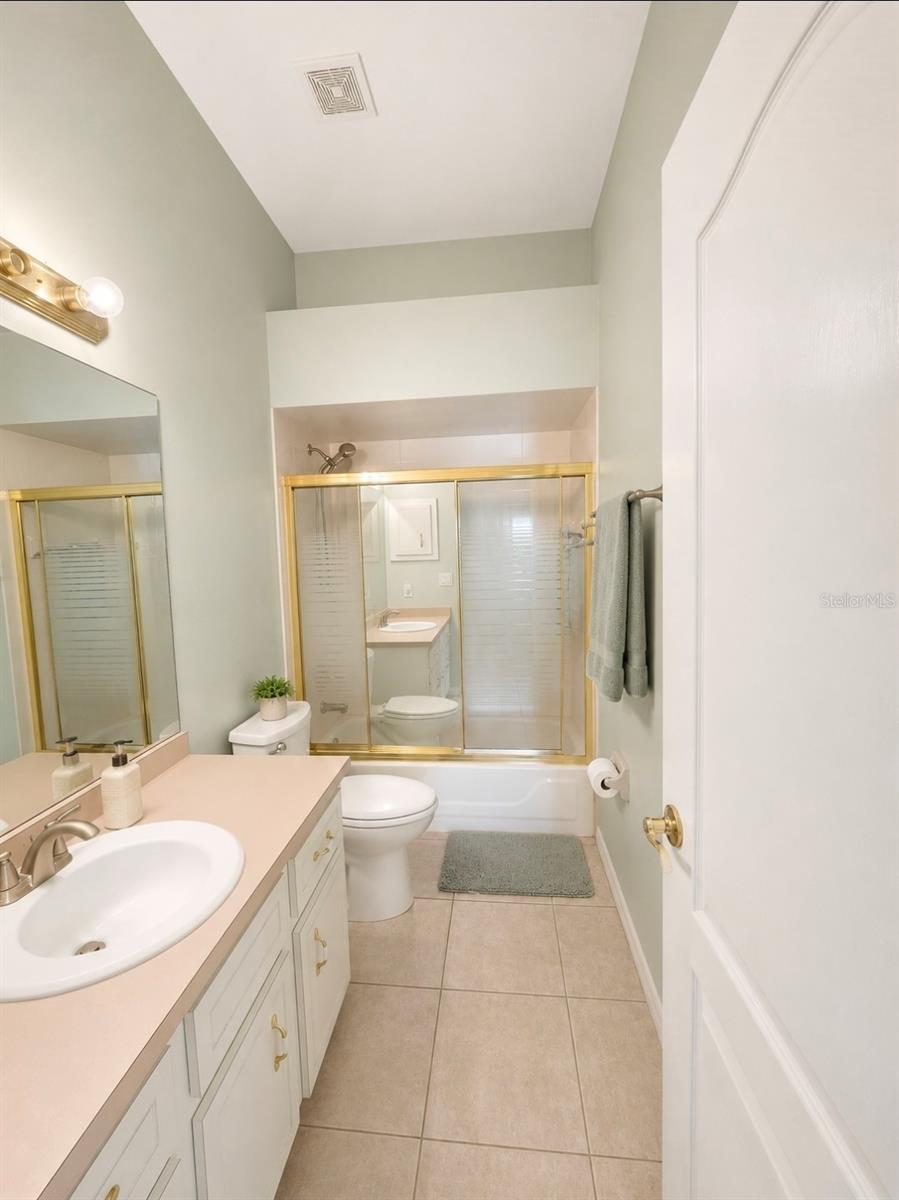 1308 S Riverside Dr Property Photo 35