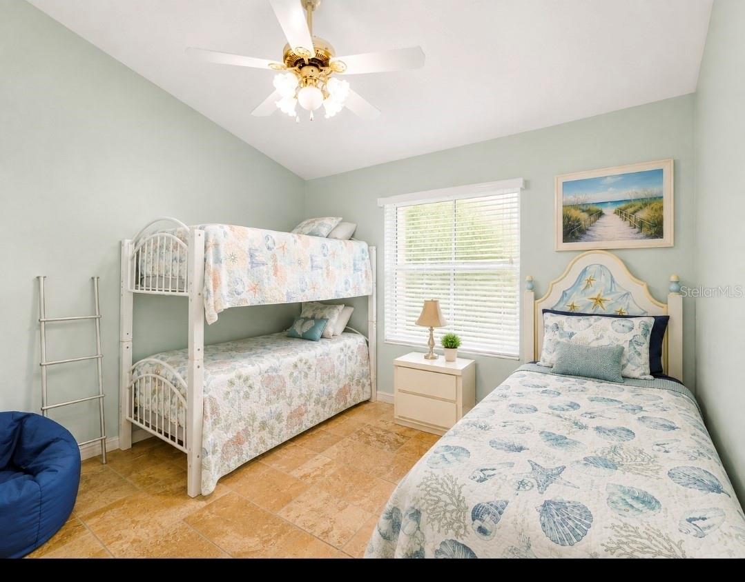 1308 S Riverside Dr Property Photo 36