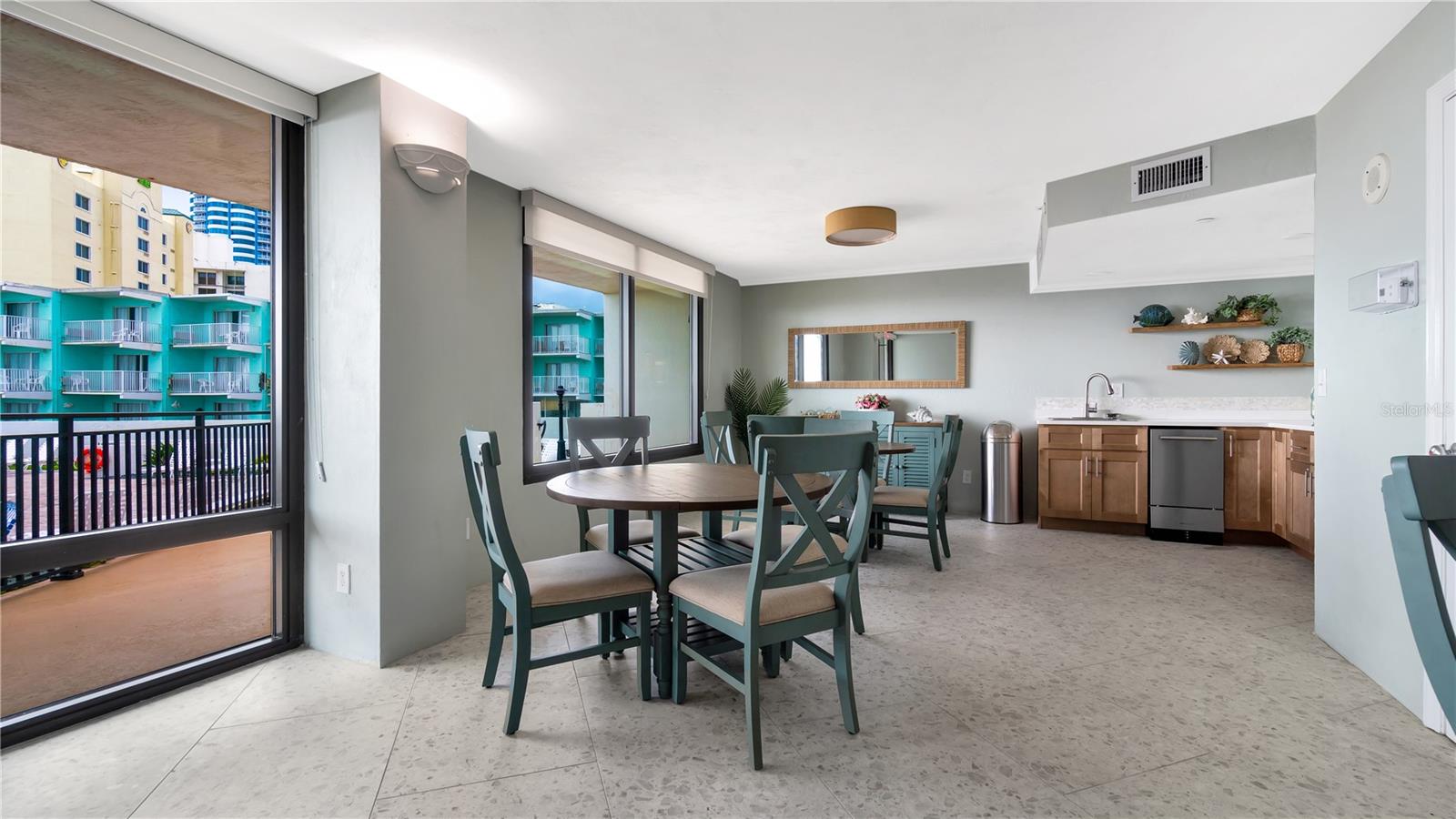 2555 S Atlantic Ave #ph-4 Property Photo 25
