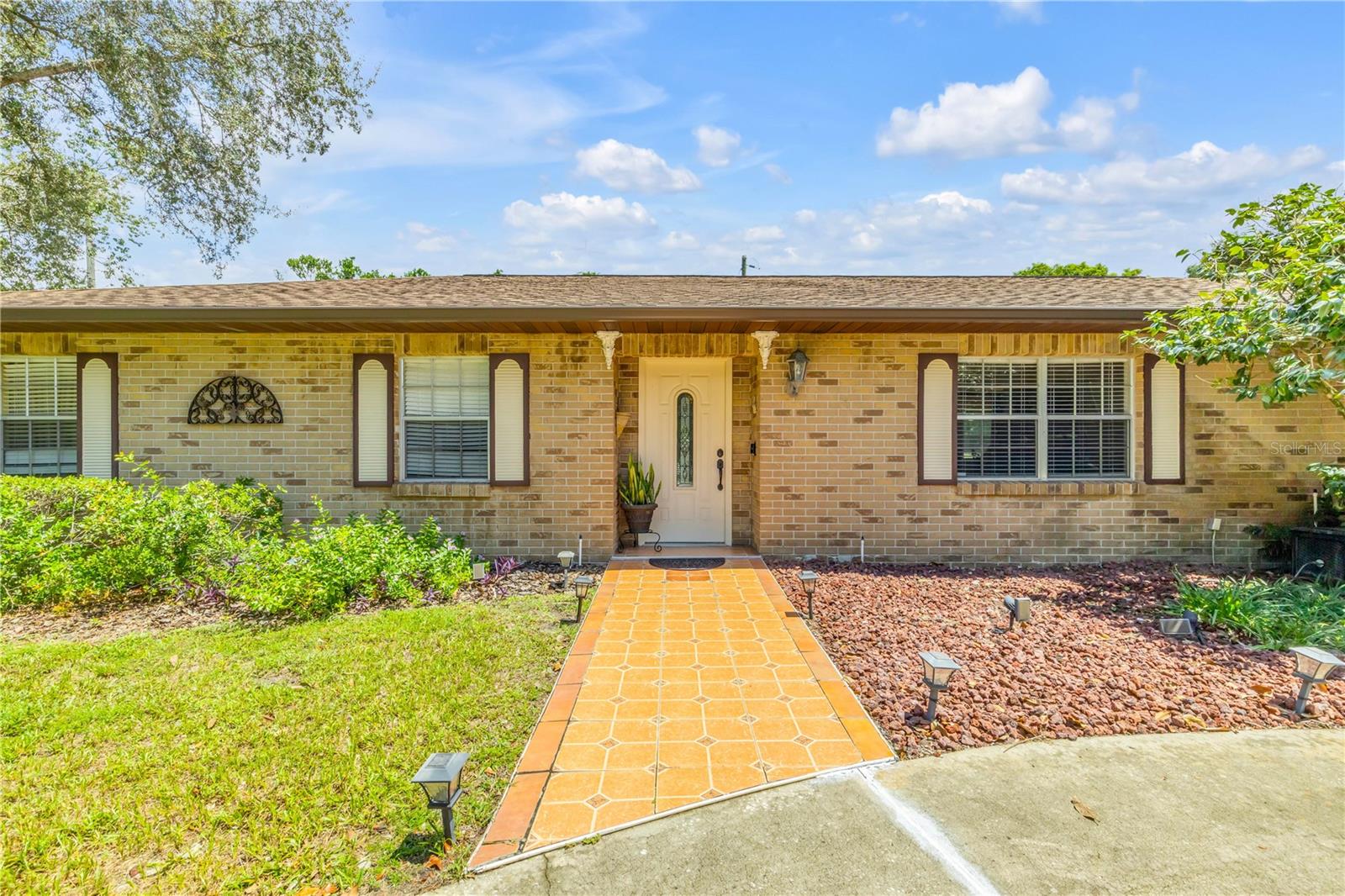 802 Sylvia Dr Property Photo 3