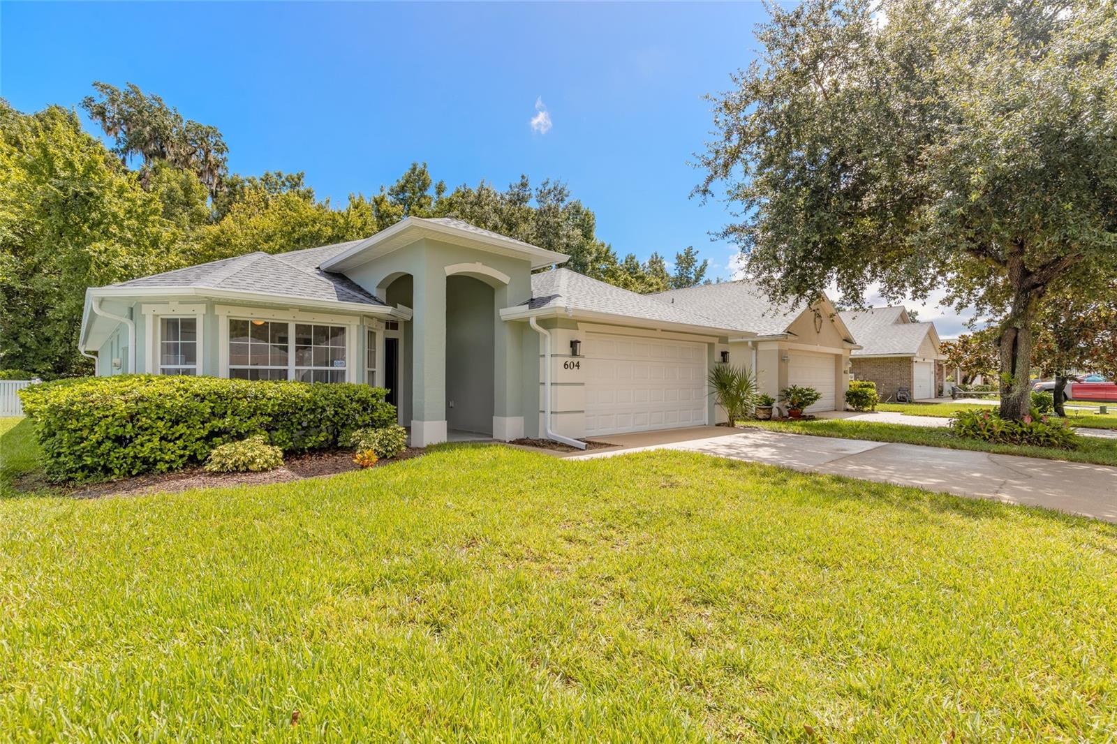 604 Coral Trace Blvd Property Photo 3