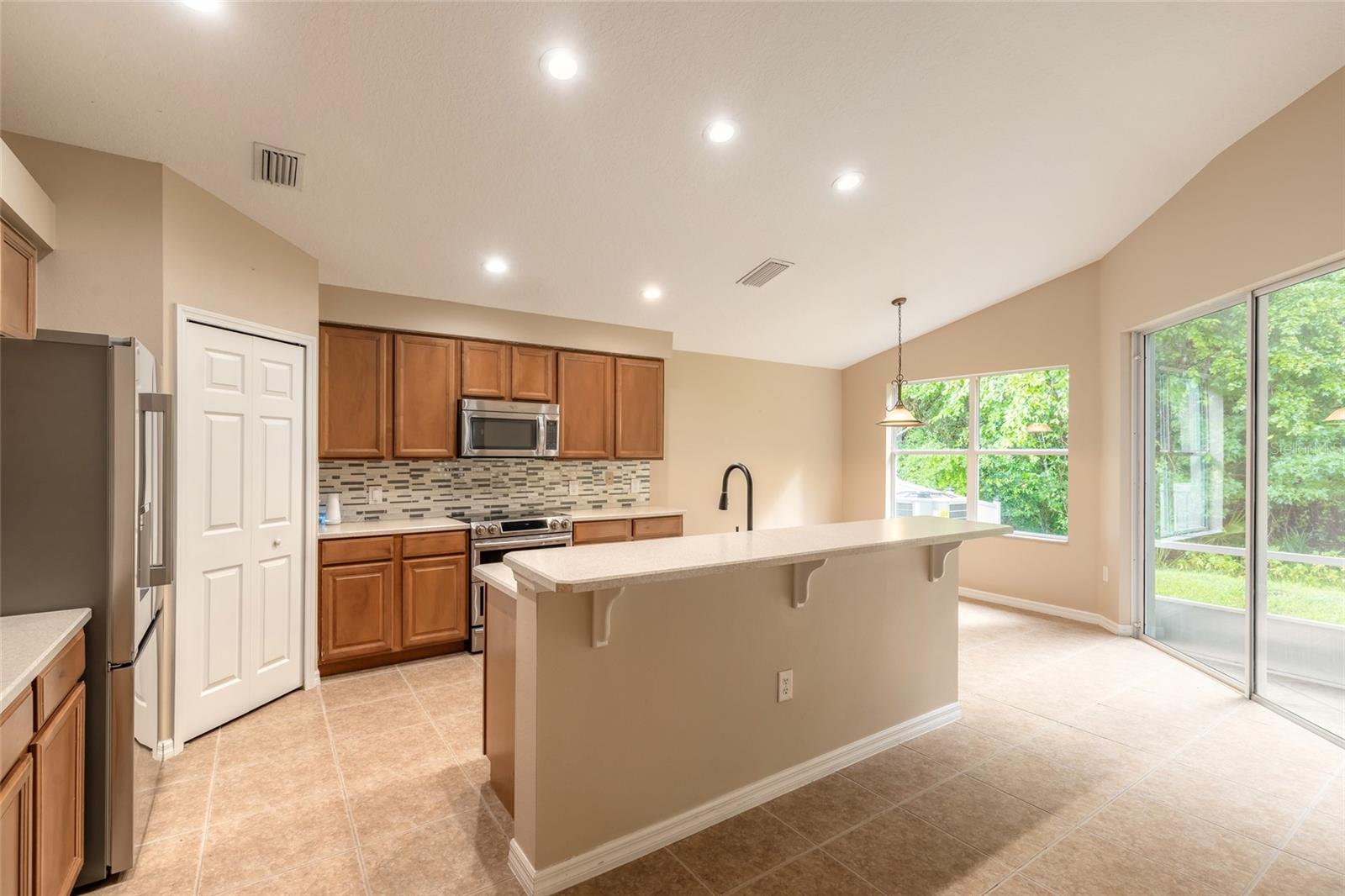 604 Coral Trace Blvd Property Photo 5