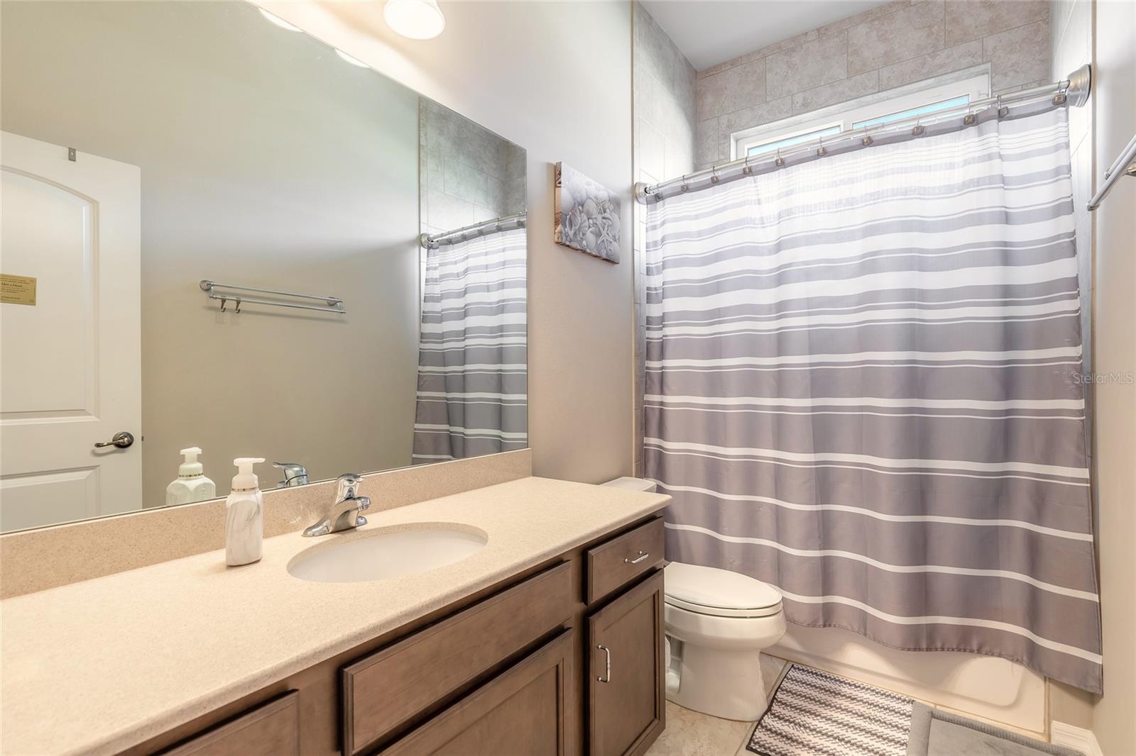 527 Luna Bella Ln Property Photo 32