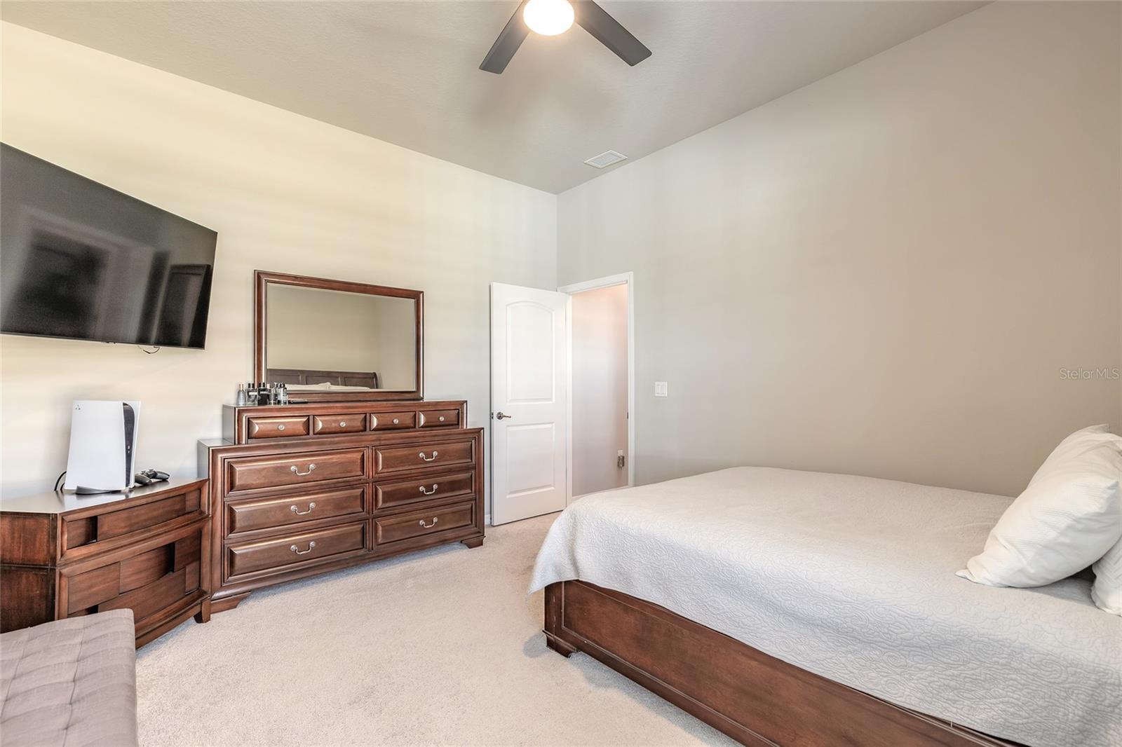 527 Luna Bella Ln Property Photo 34