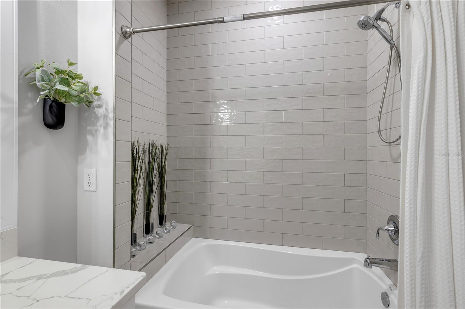 2884 Isles Way Property Photo 48