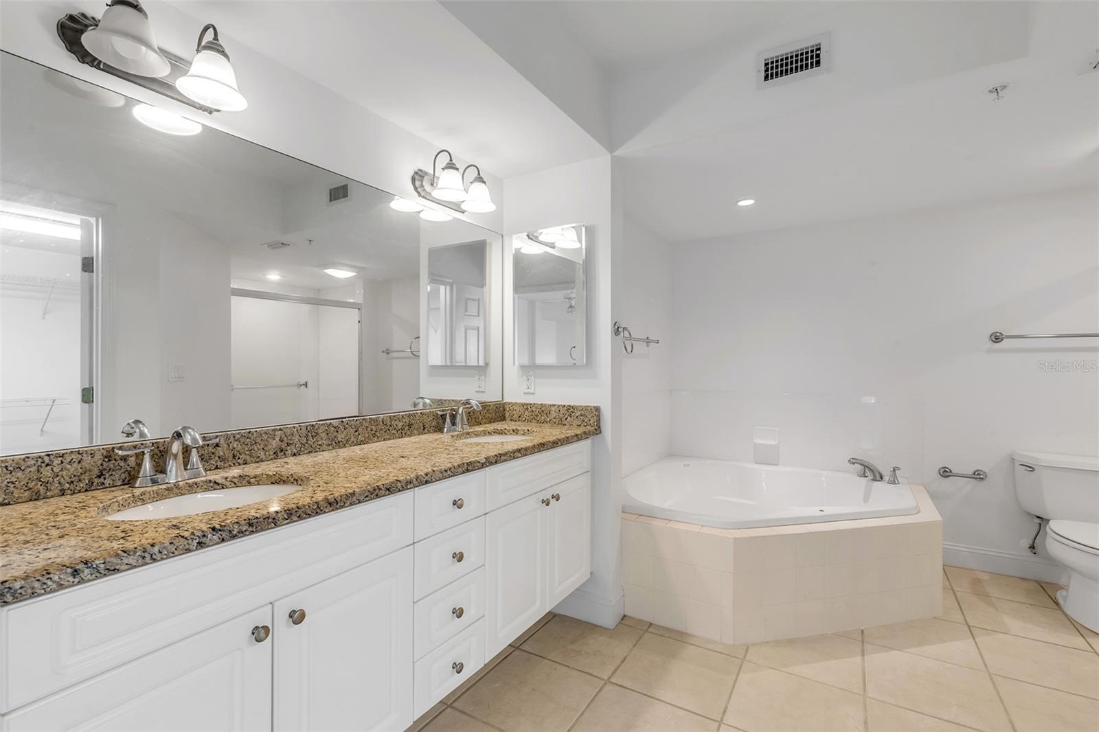 4670 Links Village Dr #c204 Property Photo 39