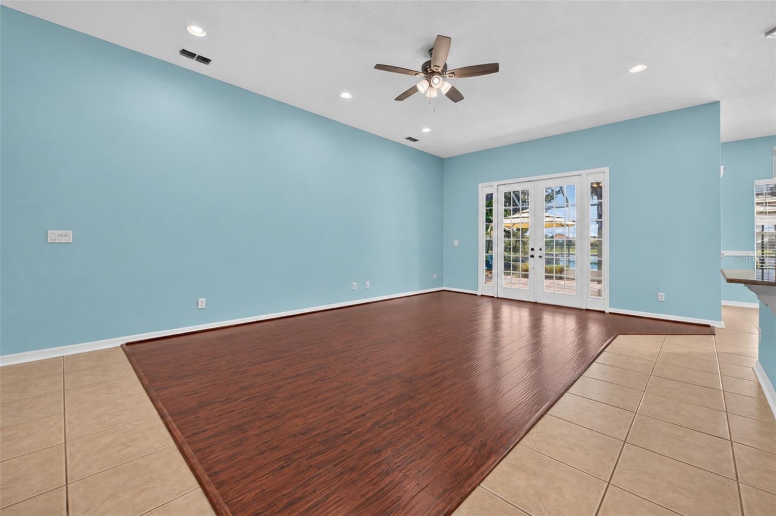 521 Venetian Villa Dr Property Photo 8