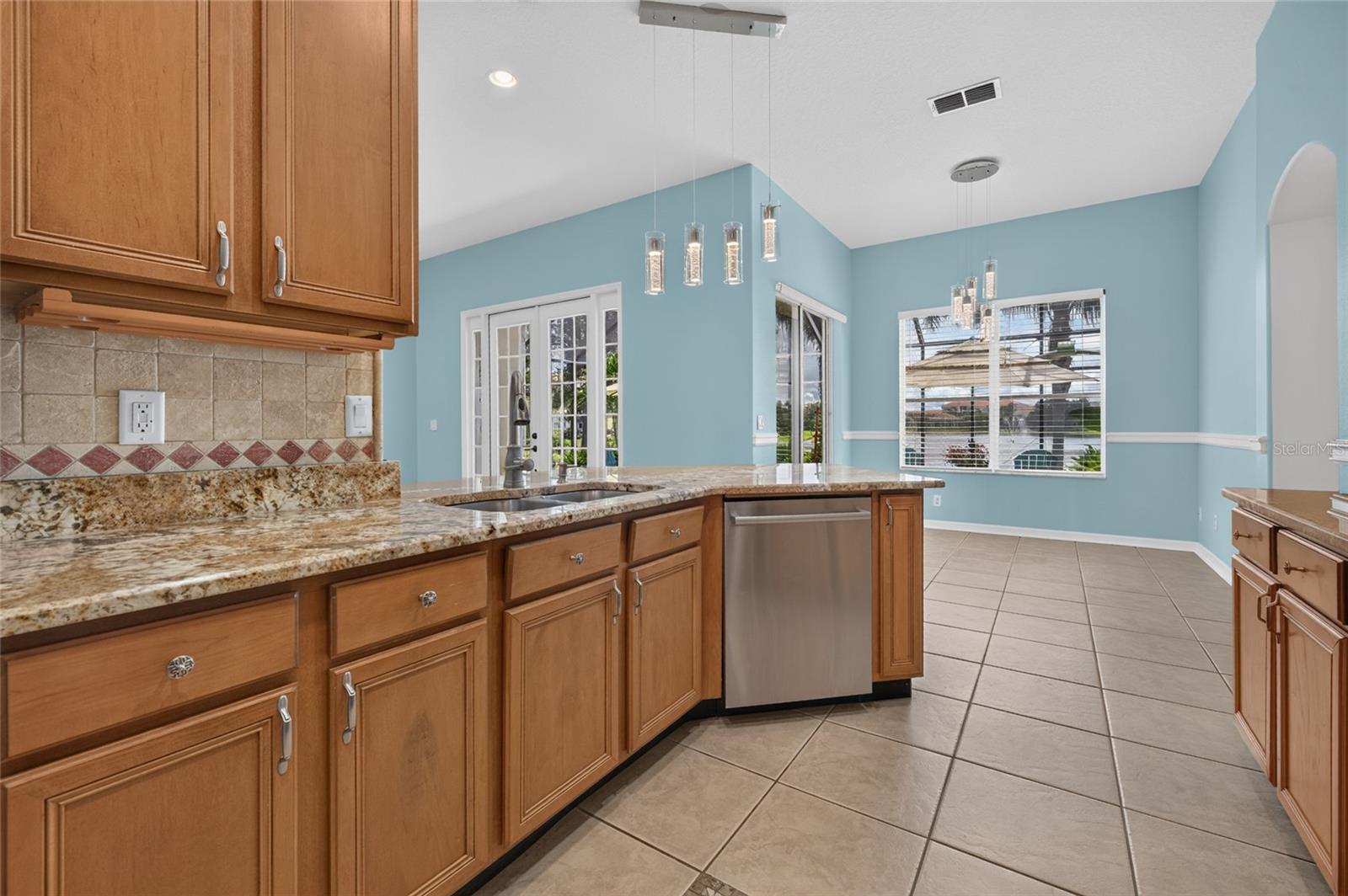 521 Venetian Villa Dr Property Photo 14