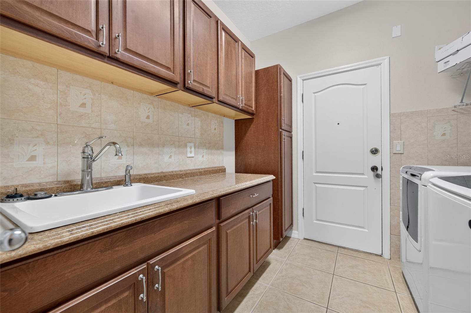 521 Venetian Villa Dr Property Photo 30
