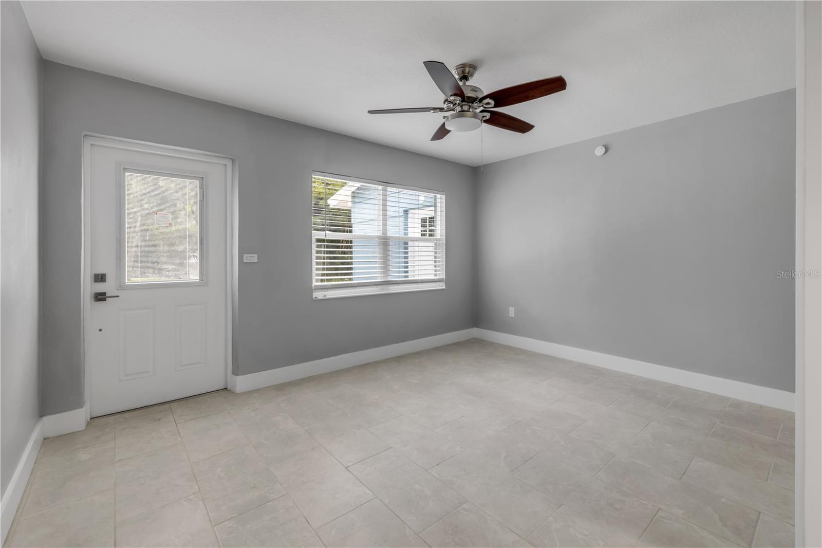 819 B St Property Photo 27