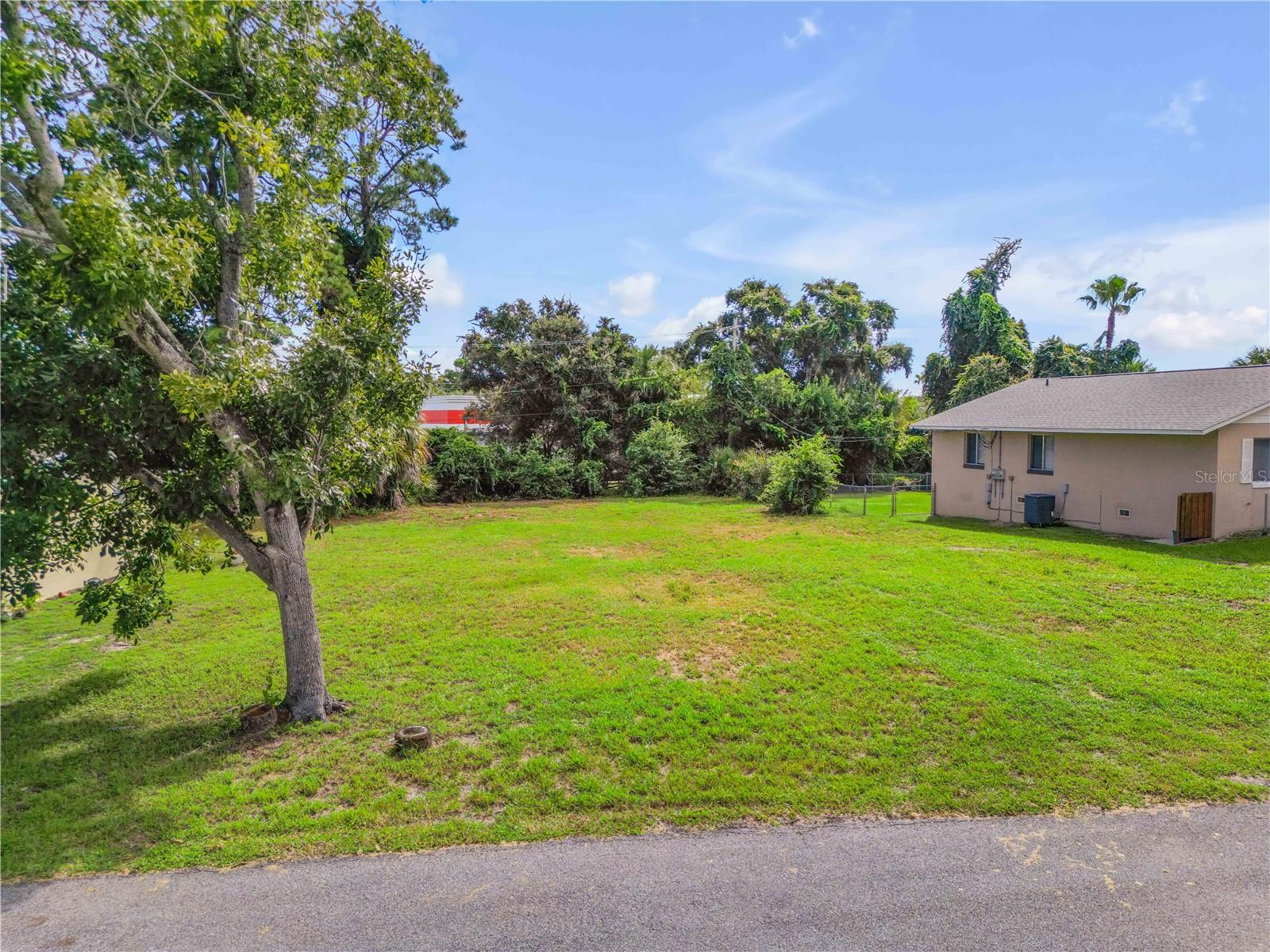 1715 Edgewater Dr Property Photo 4