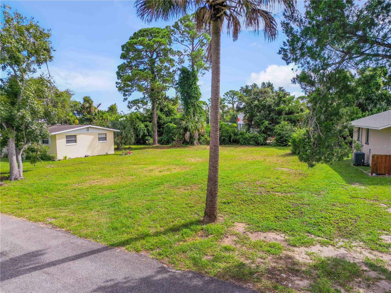 1715 Edgewater Dr Property Photo 7