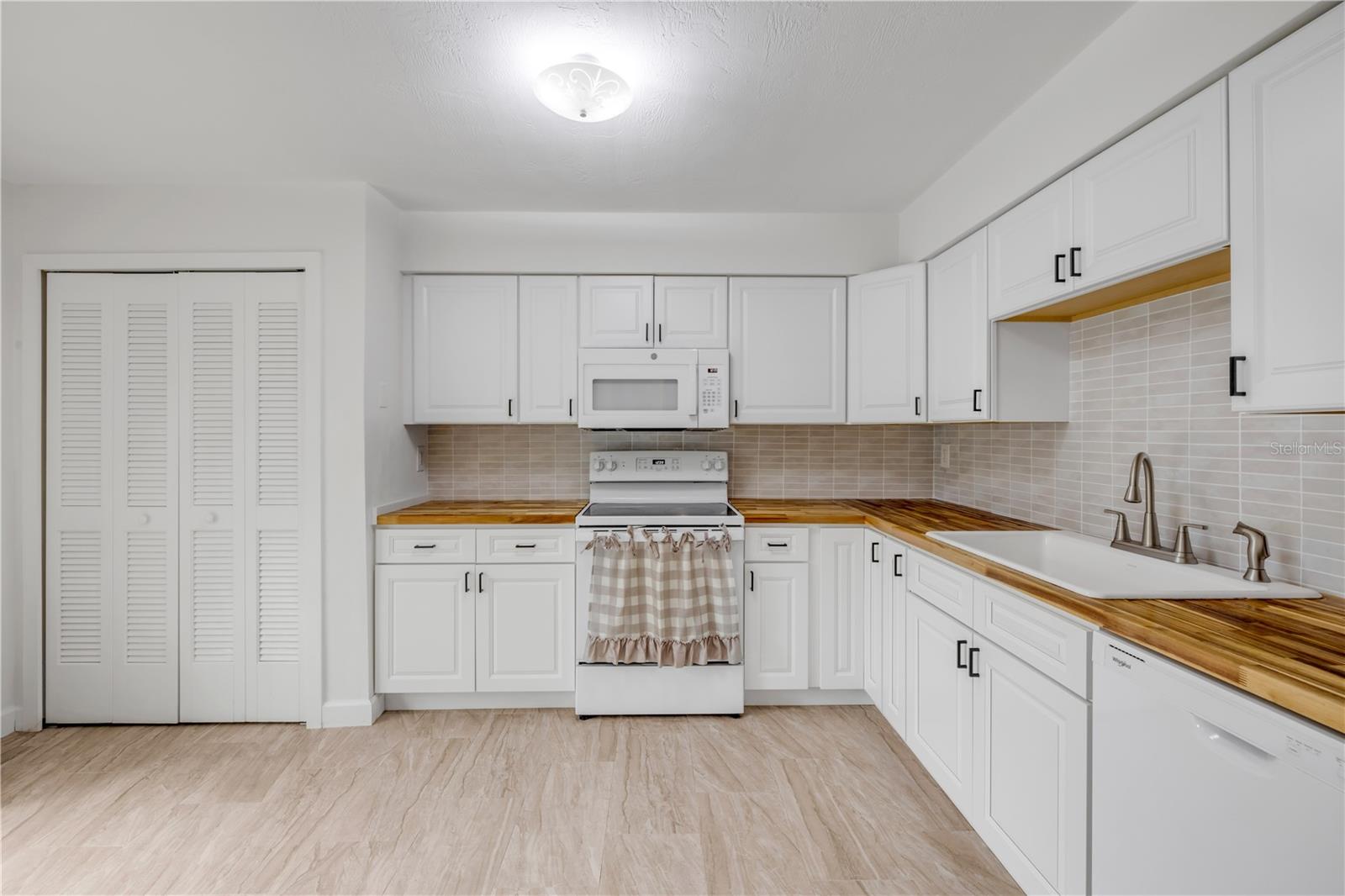 921 Aspen Dr Property Photo 23