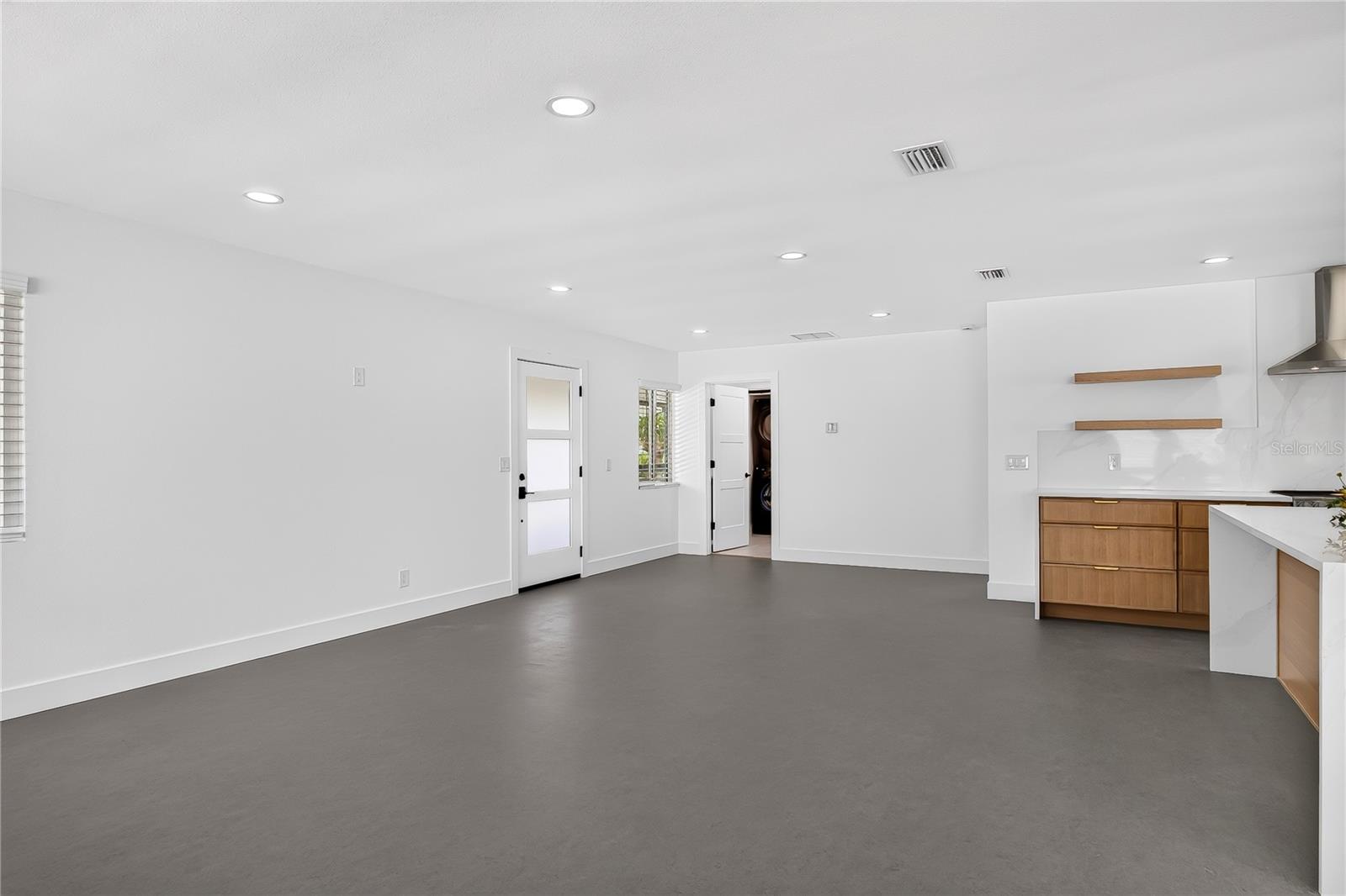 1 Watts Dr Property Photo 31