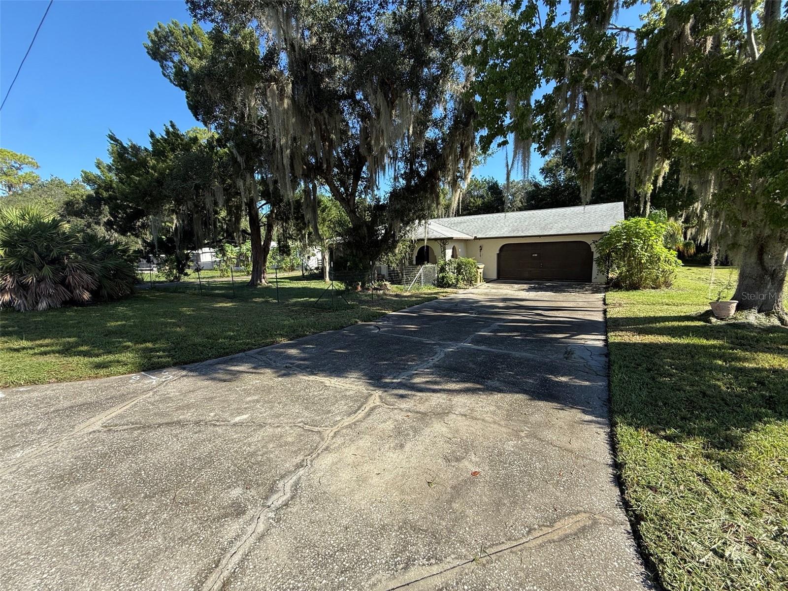 11813 Ocklawaha Dr Property Photo