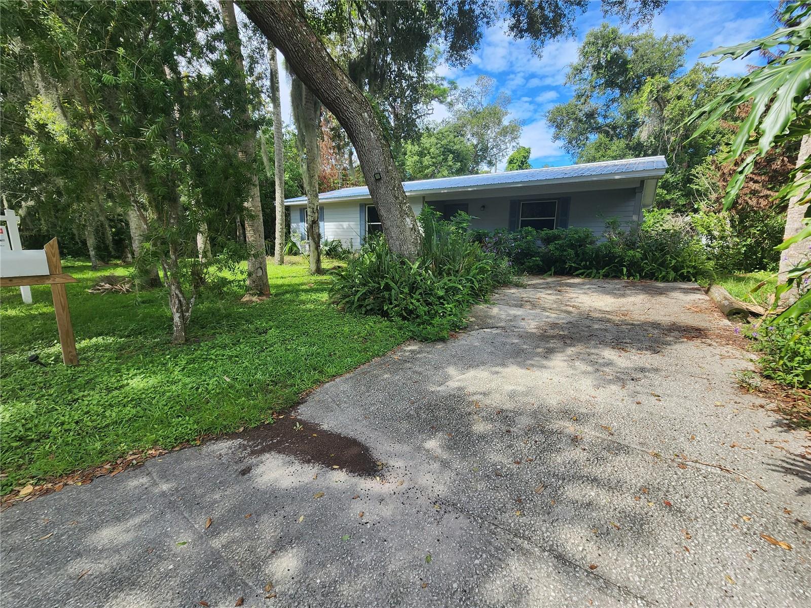 240 Newcomb St Property Photo 1