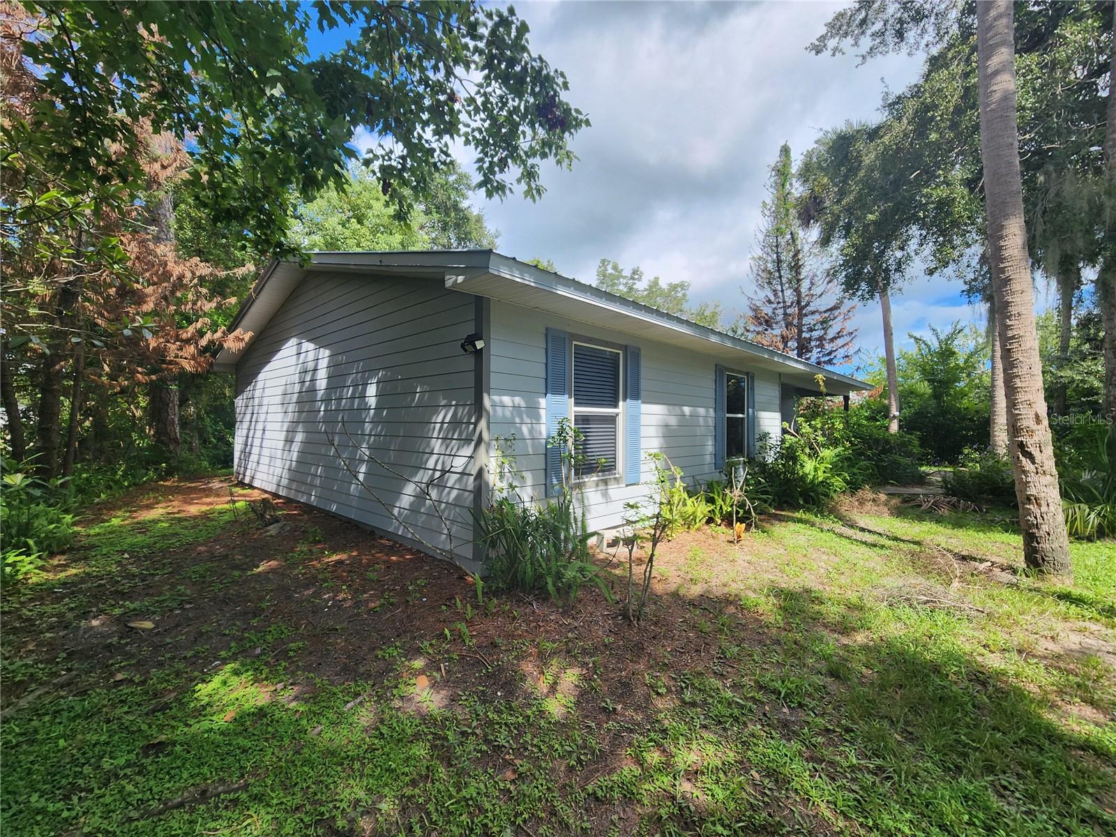 240 Newcomb St Property Photo 5