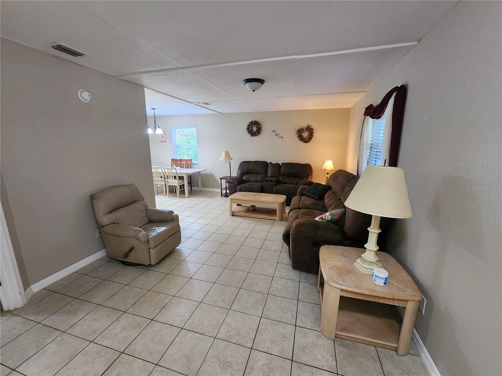 240 Newcomb St Property Photo 9