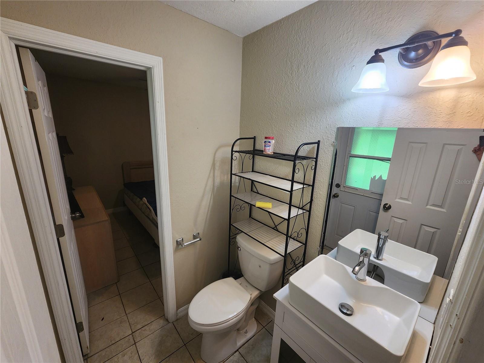 240 Newcomb St Property Photo 20