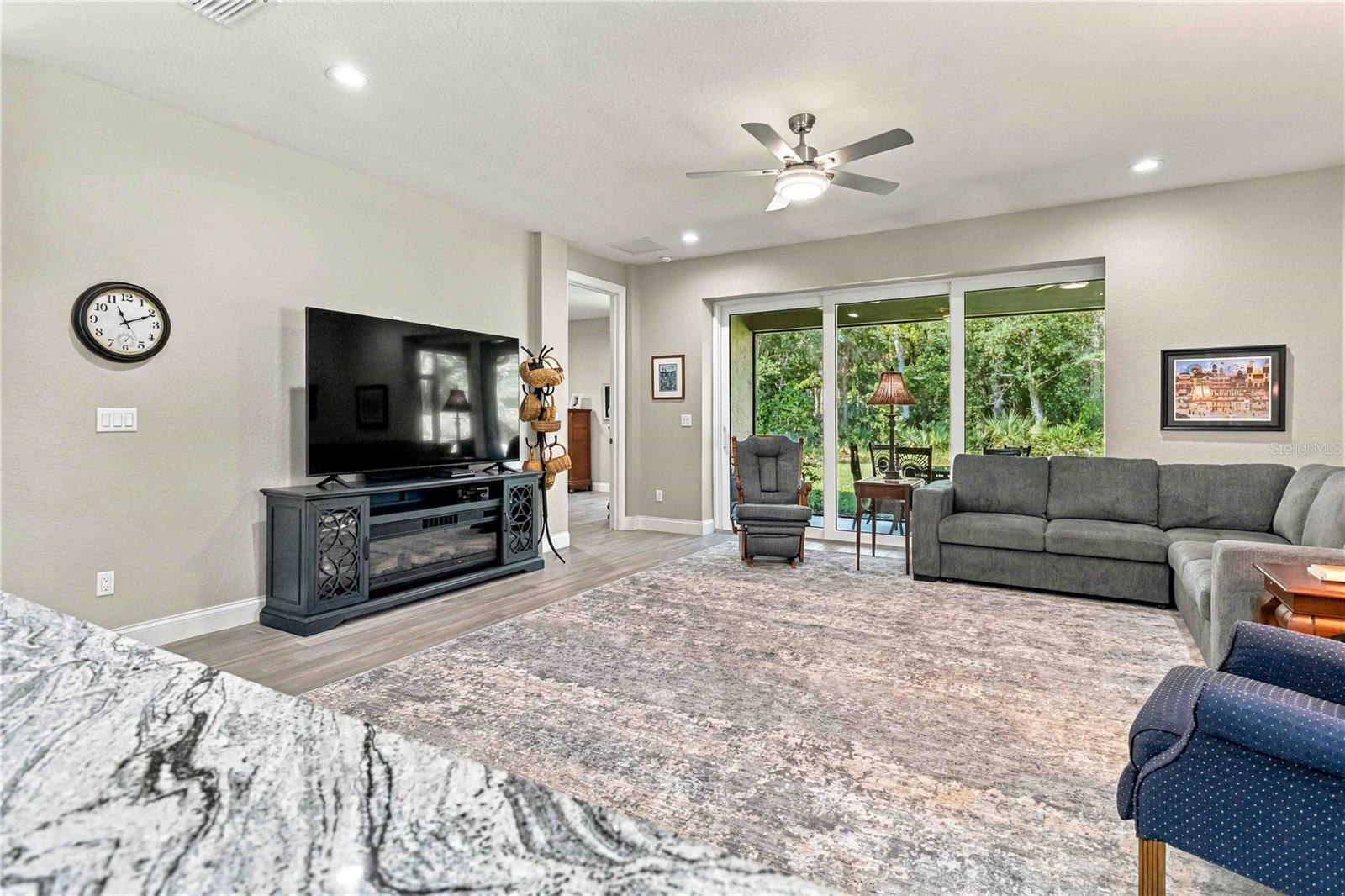 1915 Taylor Rd Property Photo 19