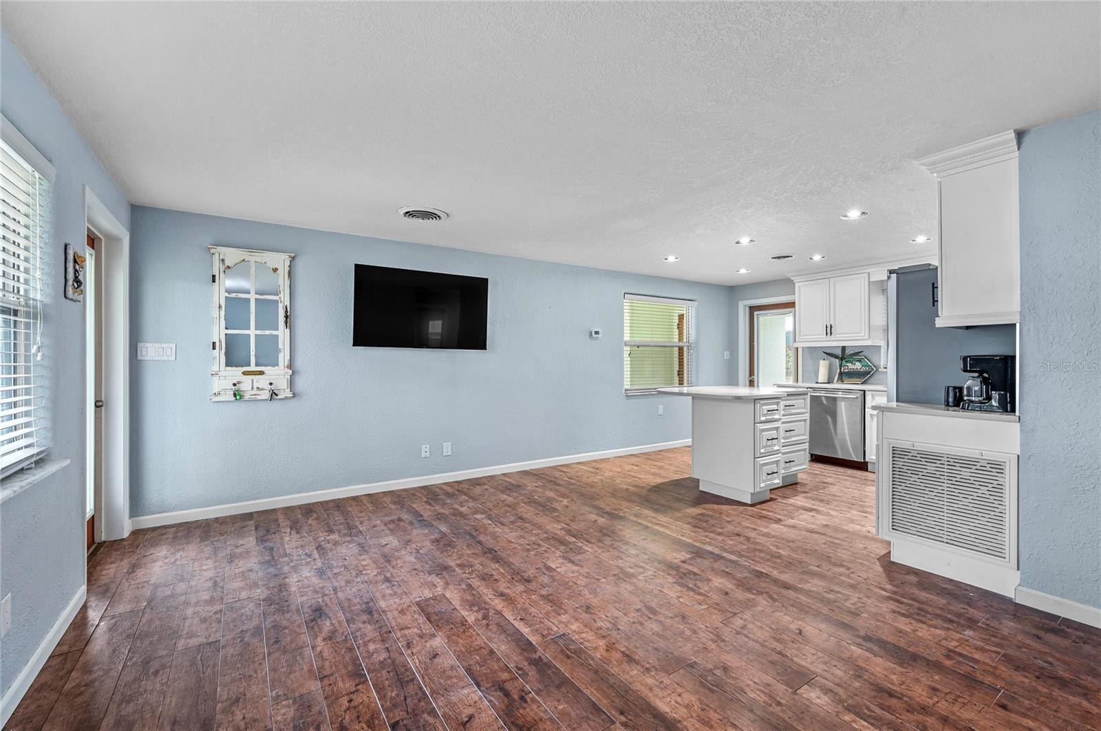 511 Evergreen St Property Photo 5