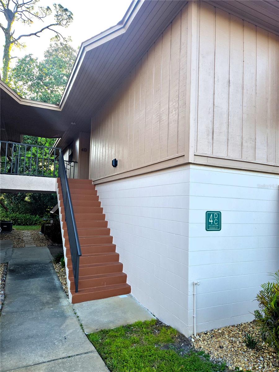 160 LIVE OAK WOODS CT #4D Property Photo 1