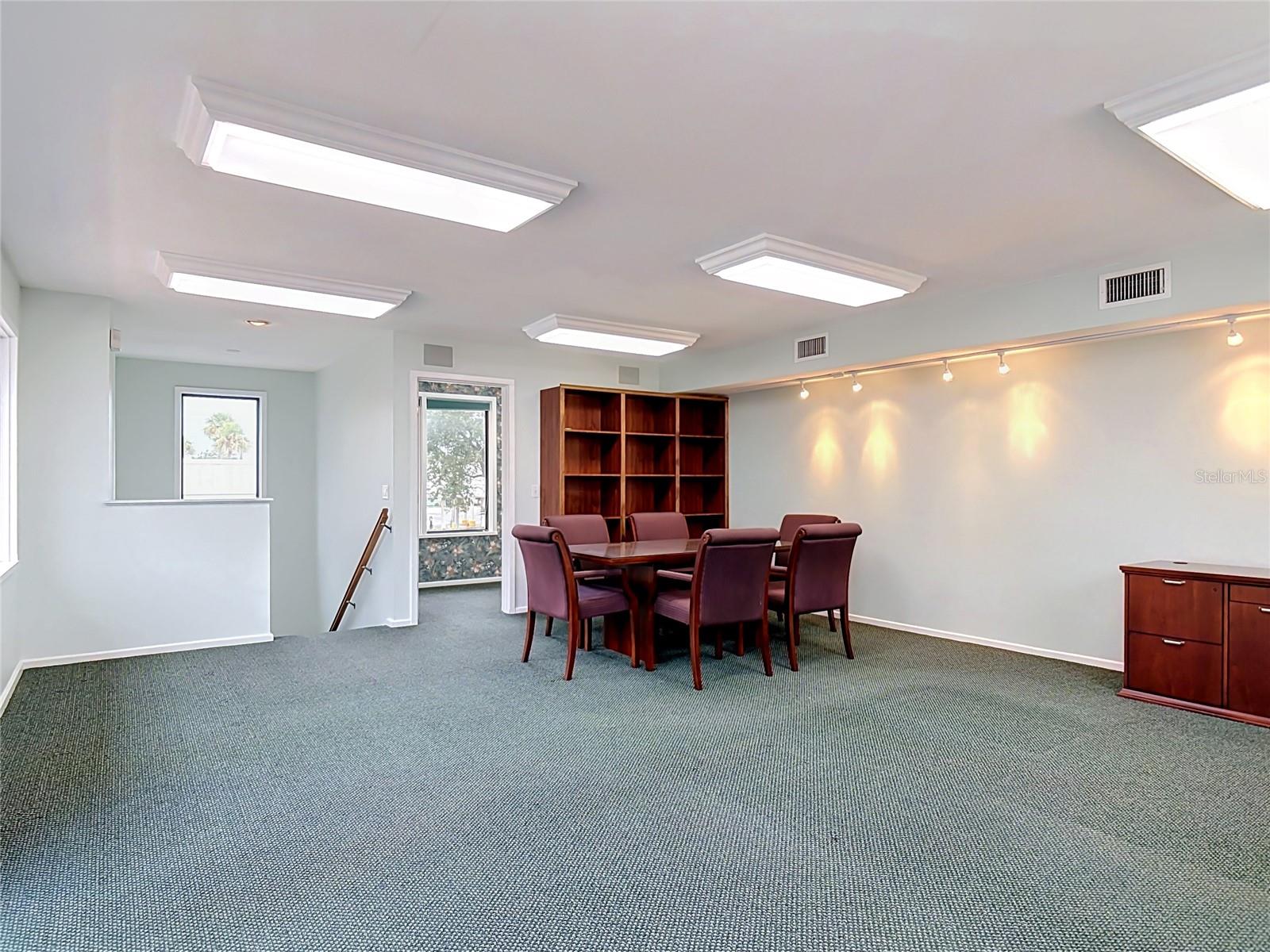 111 Live Oak St Property Photo 22