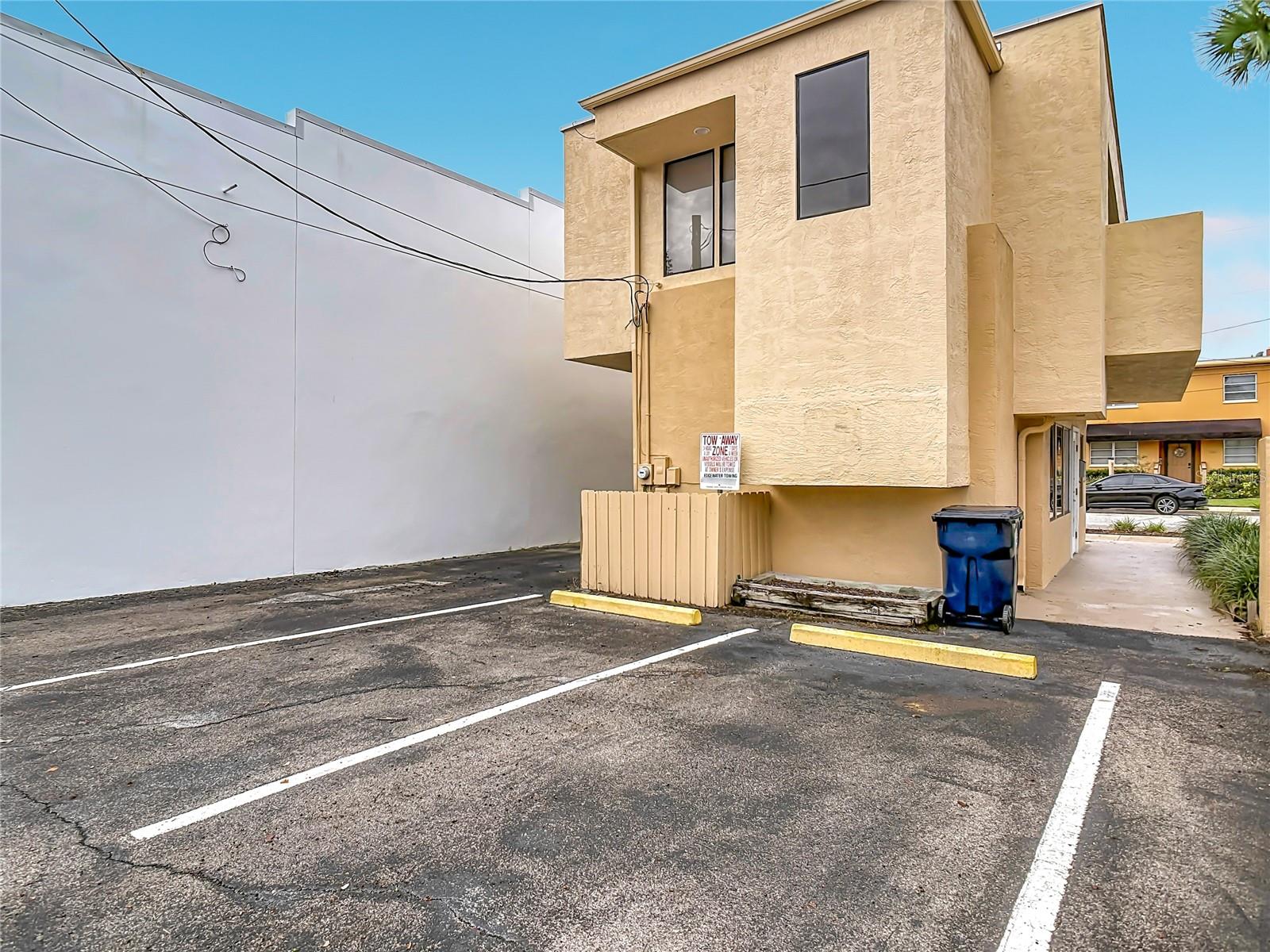 111 Live Oak St Property Photo 25