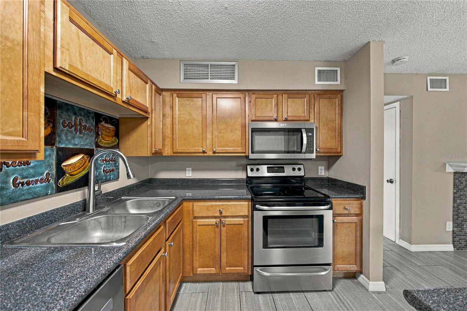485 Forestway Cir #101 Property Photo 4