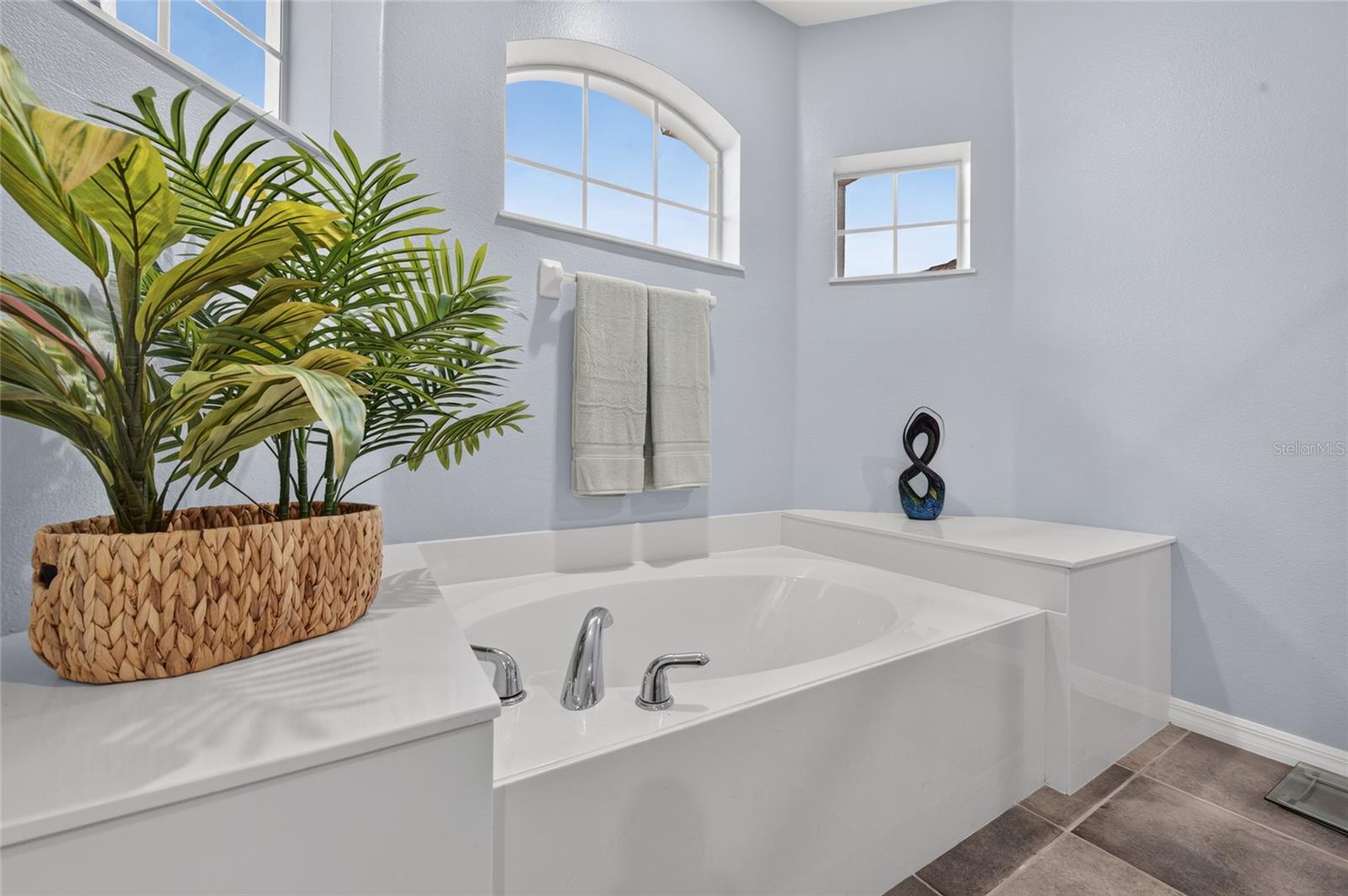 481 Luna Bella Ln Property Photo 18