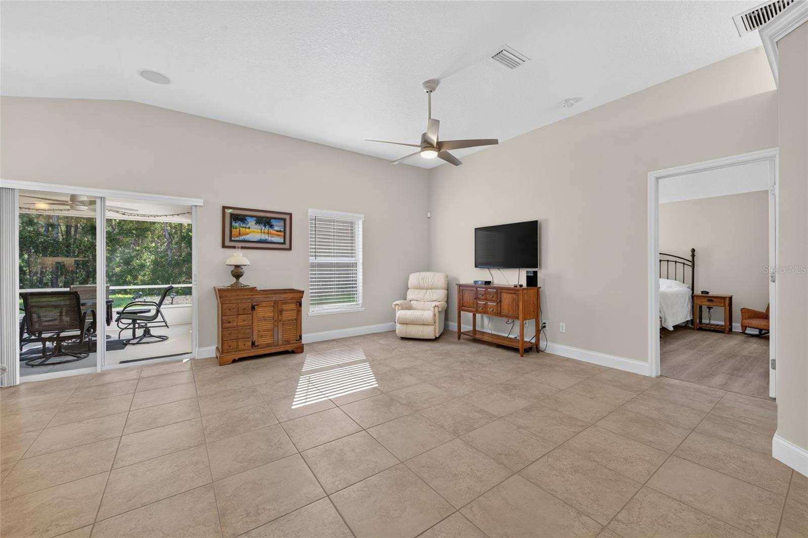 1512 Areca Palm Dr Property Photo 8