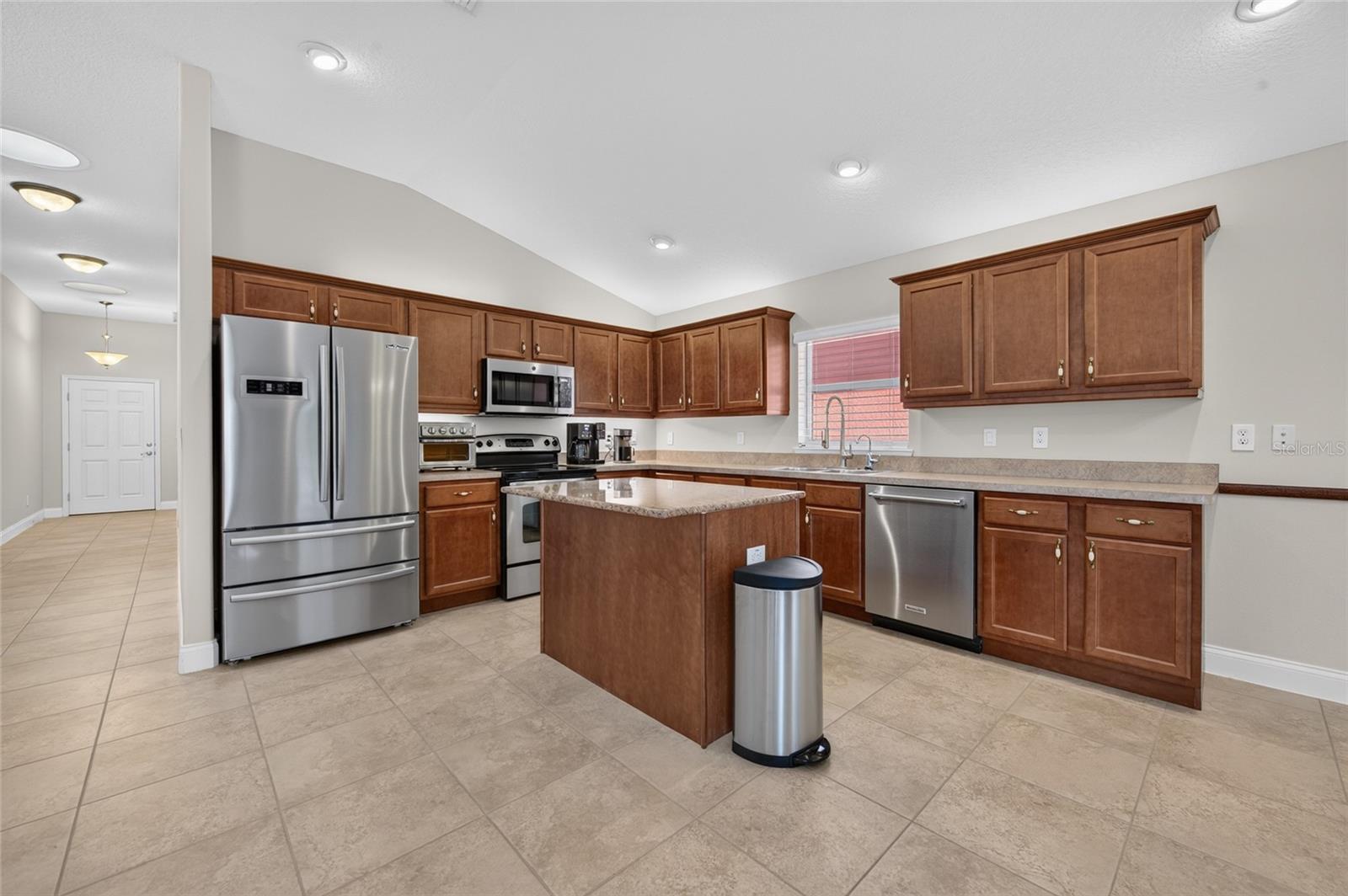1512 Areca Palm Dr Property Photo 10