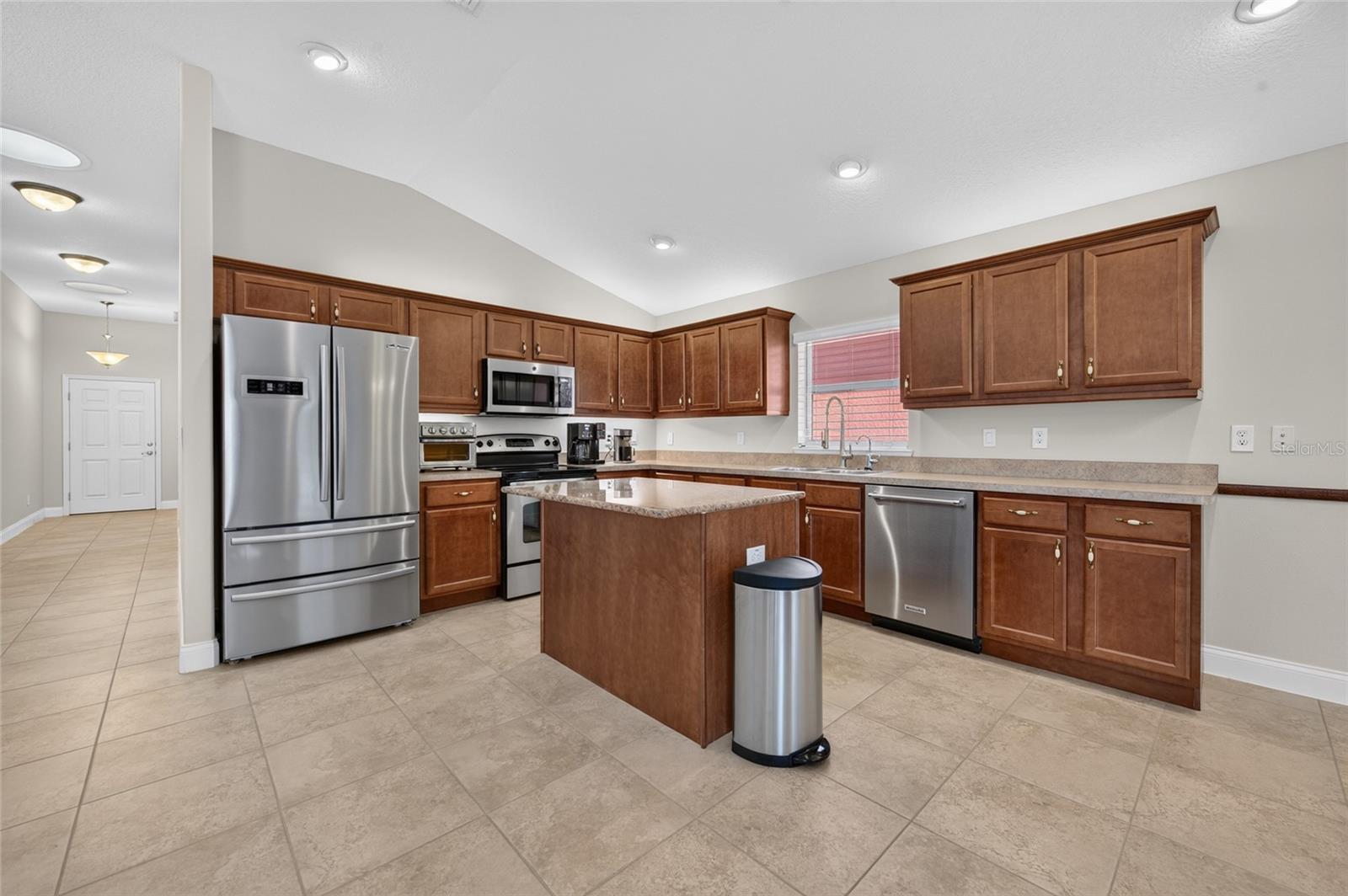 1512 Areca Palm Dr Property Photo 11
