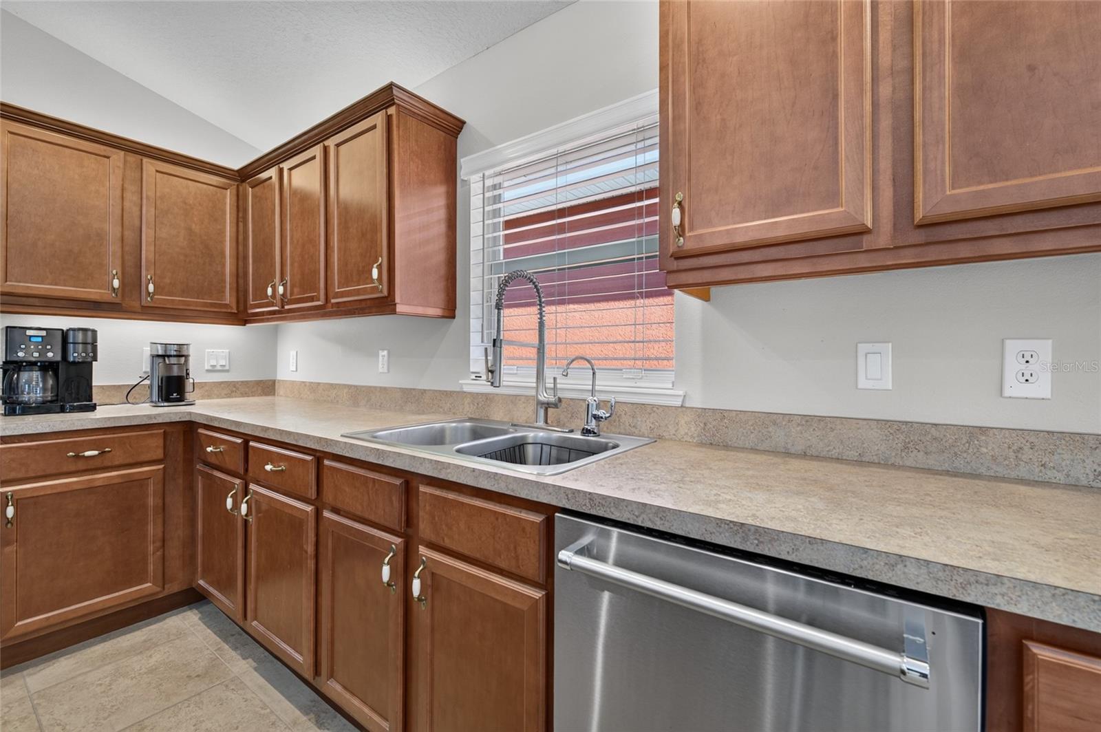 1512 Areca Palm Dr Property Photo 12