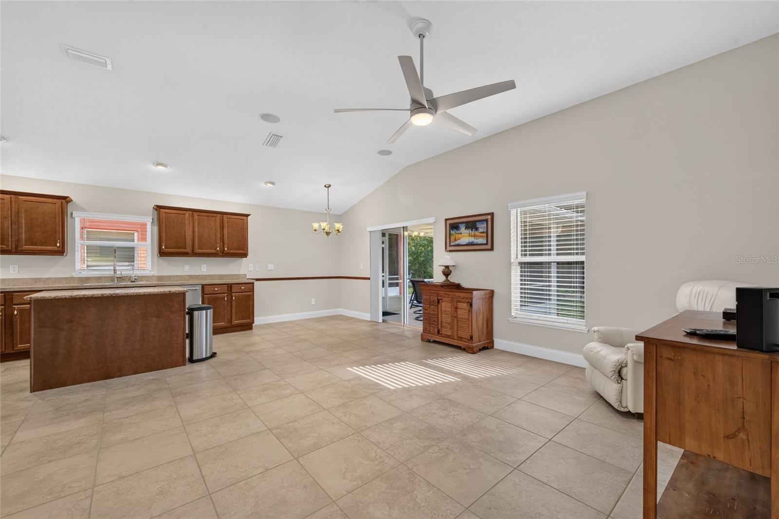 1512 Areca Palm Dr Property Photo 14